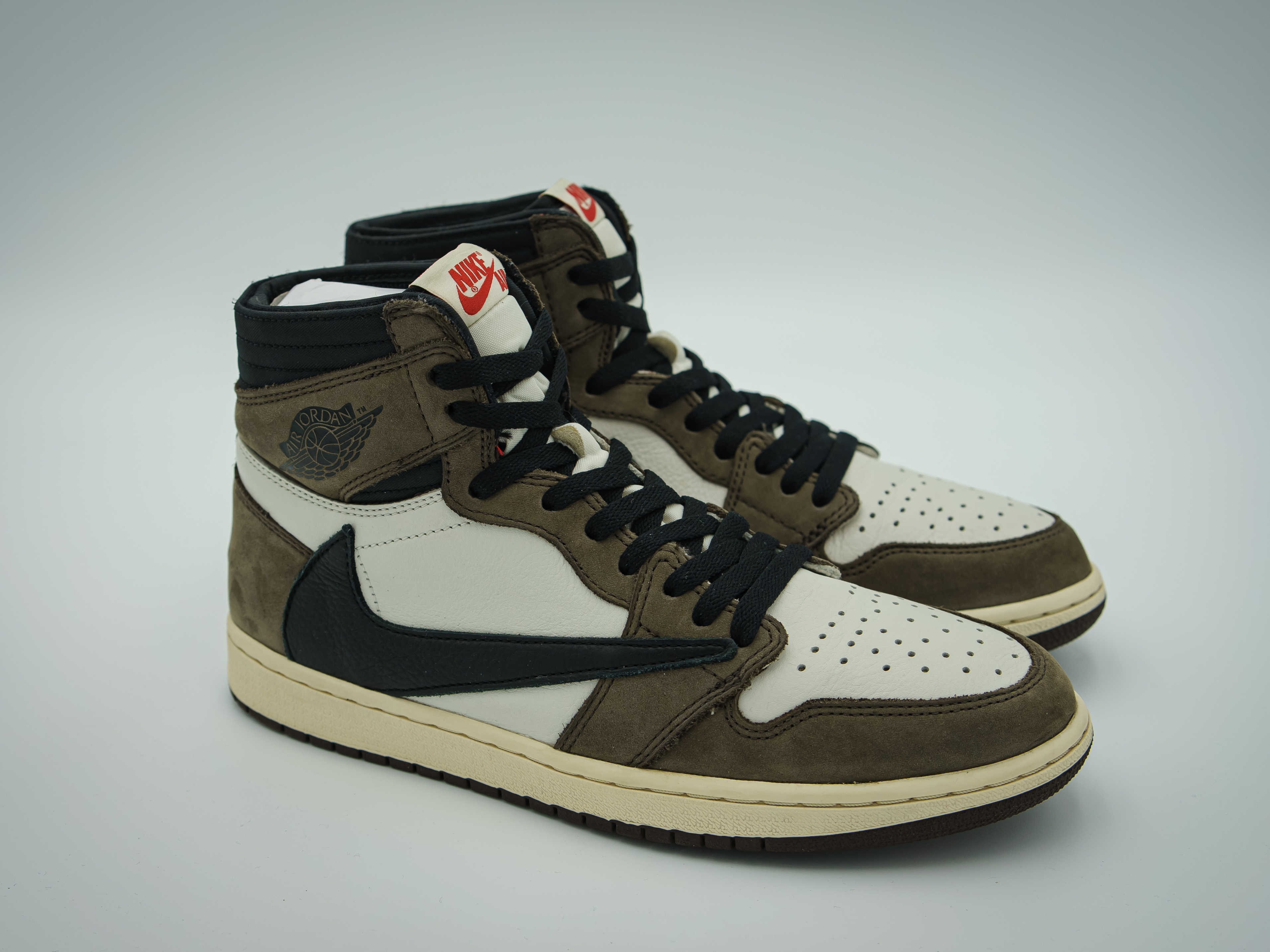 Jordan 1 x Travis Scott Retro High OG SP Mocha, Jordan 1 x Travis Scott x Fragment Retro Low OG SP Military Blue 착용 스타일 - 3