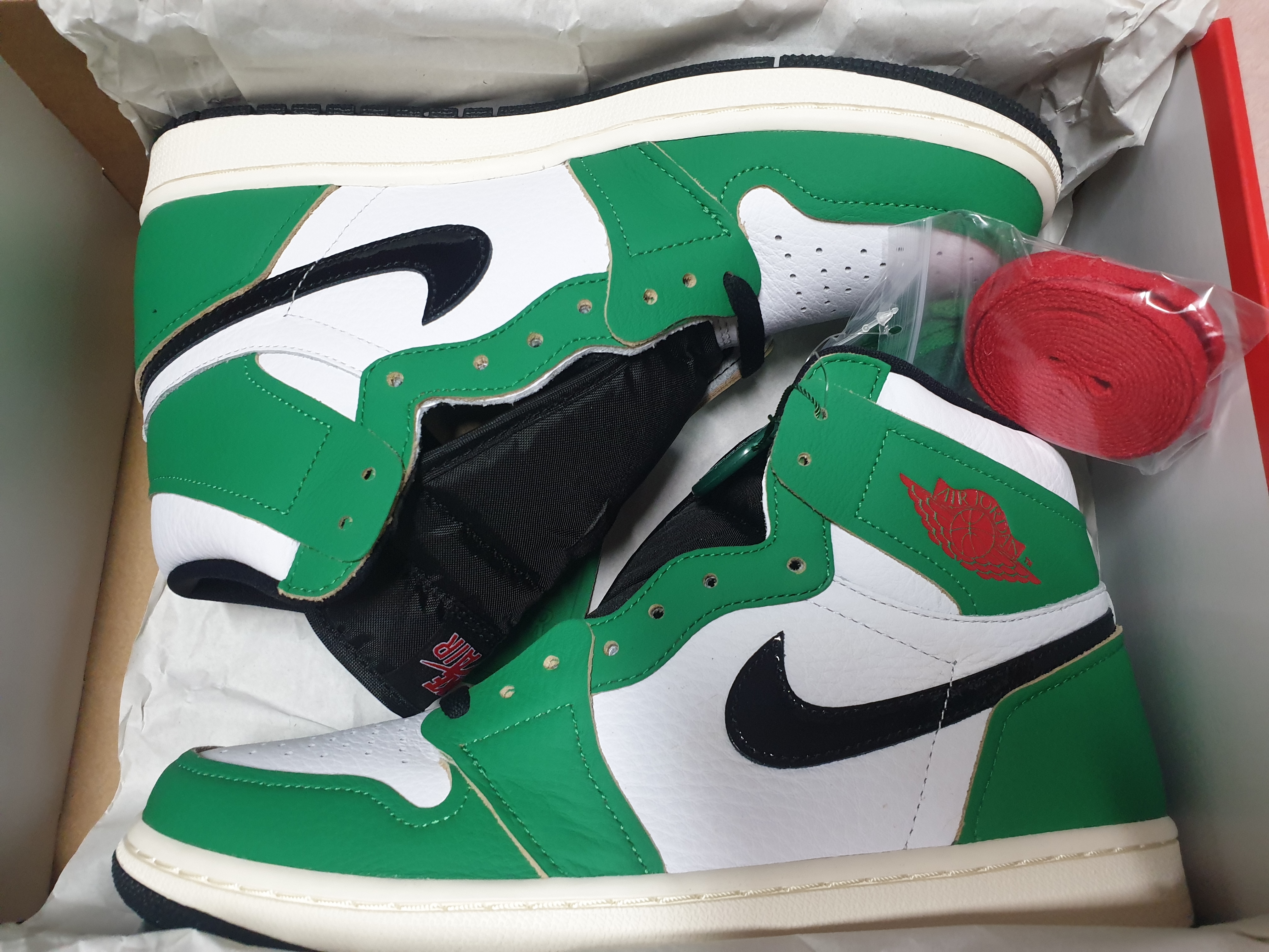 (W) Jordan 1 Retro High OG Lucky Green 착용 스타일 - 3