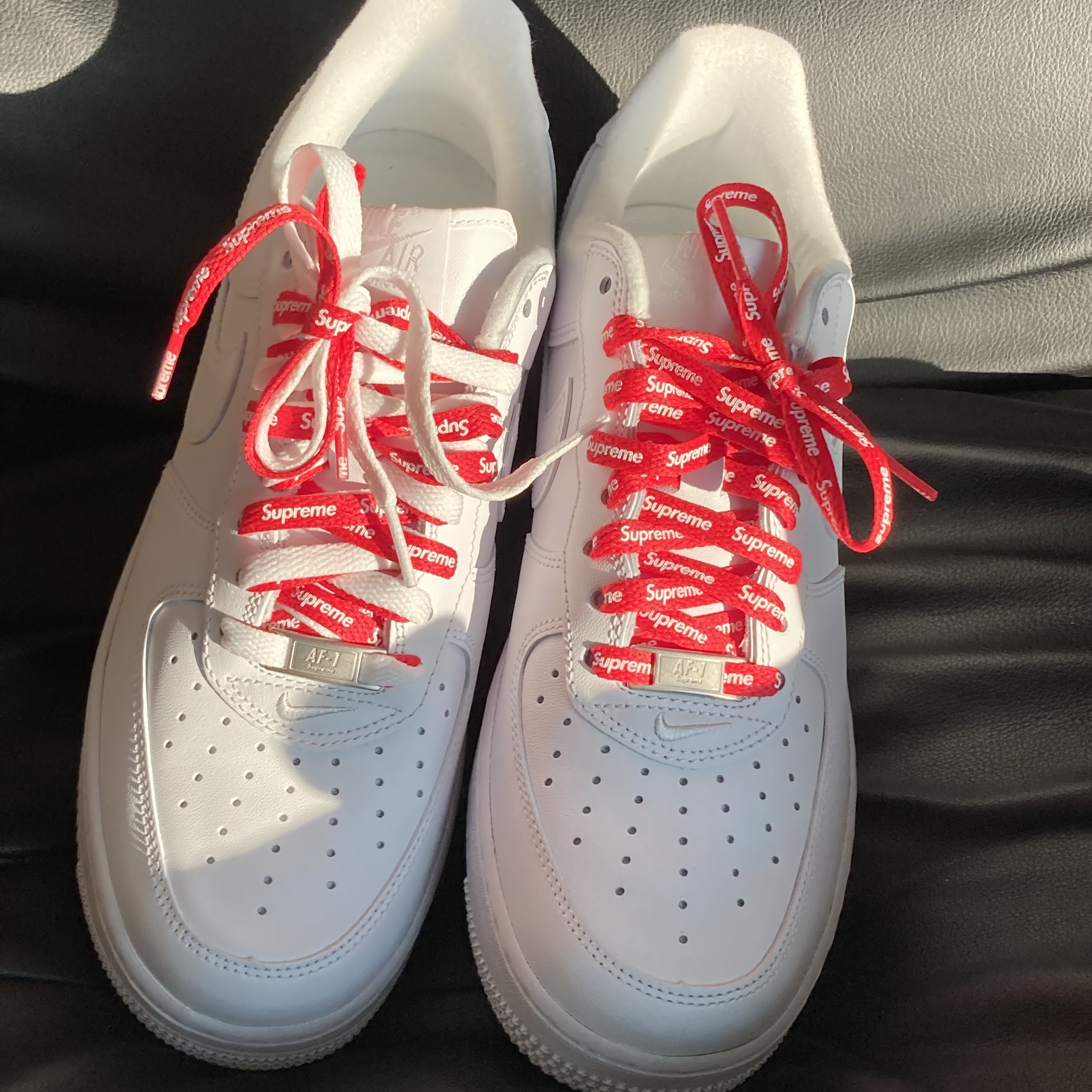 Nike x Supreme Air Force 1 Low White 착용 스타일 - 1