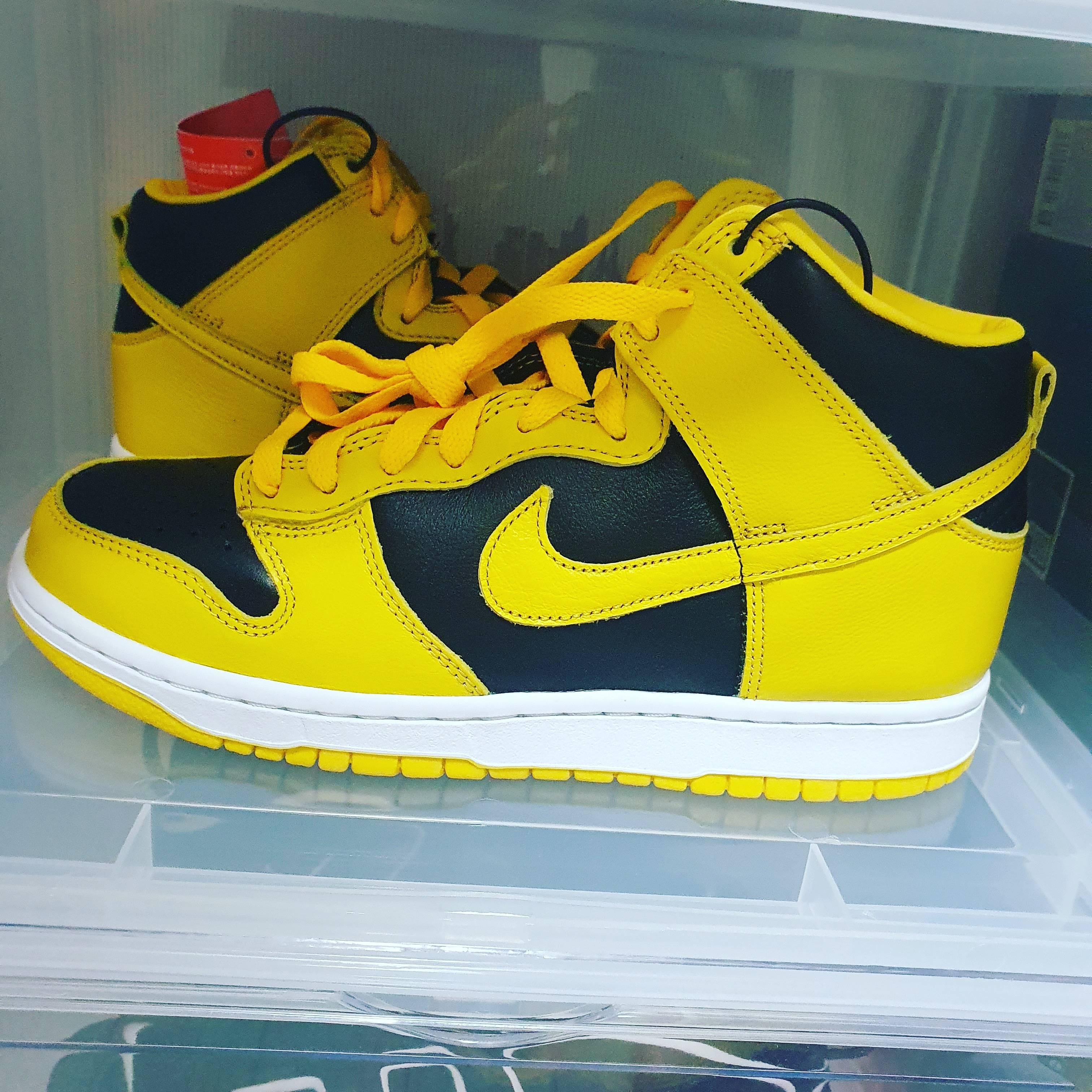 Nike Dunk High SP Varsity Maize 착용 스타일