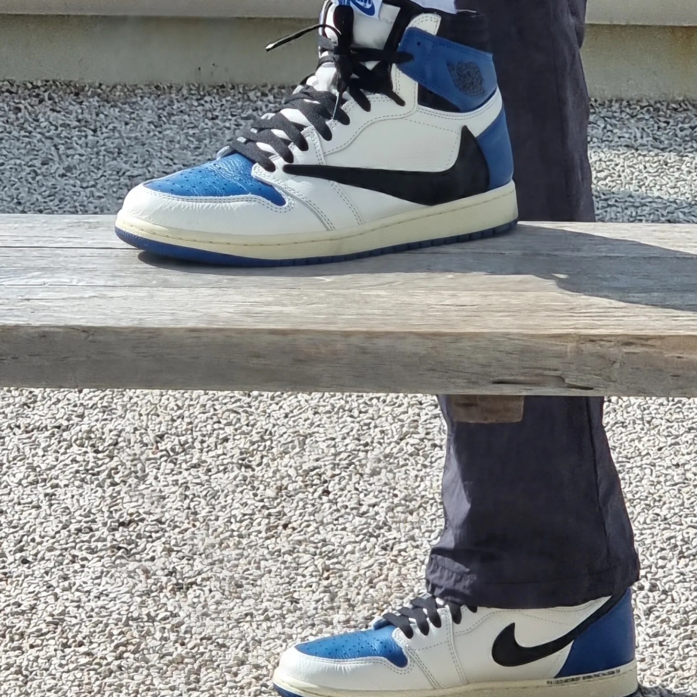 Jordan 1 x Travis Scott x Fragment Retro High OG SP Military Blue, Dior Oblique Down Jacket Black Nylon Jacquard 착용 스타일 - 2