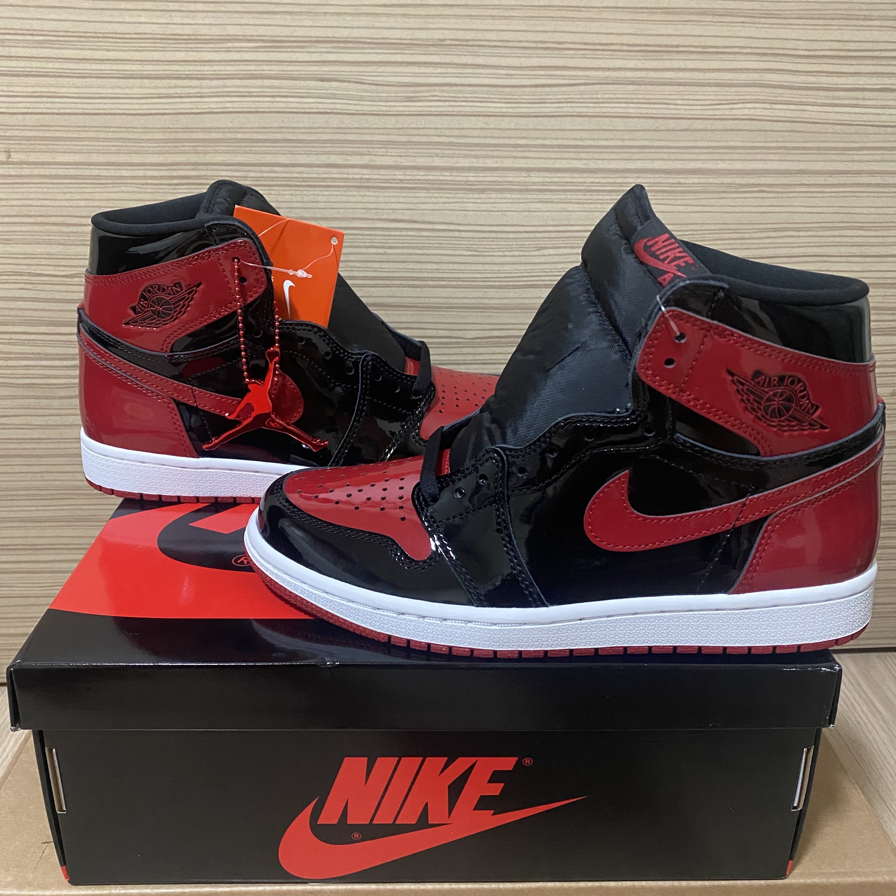 Jordan 1 Retro High OG Patent Bred 착용 스타일