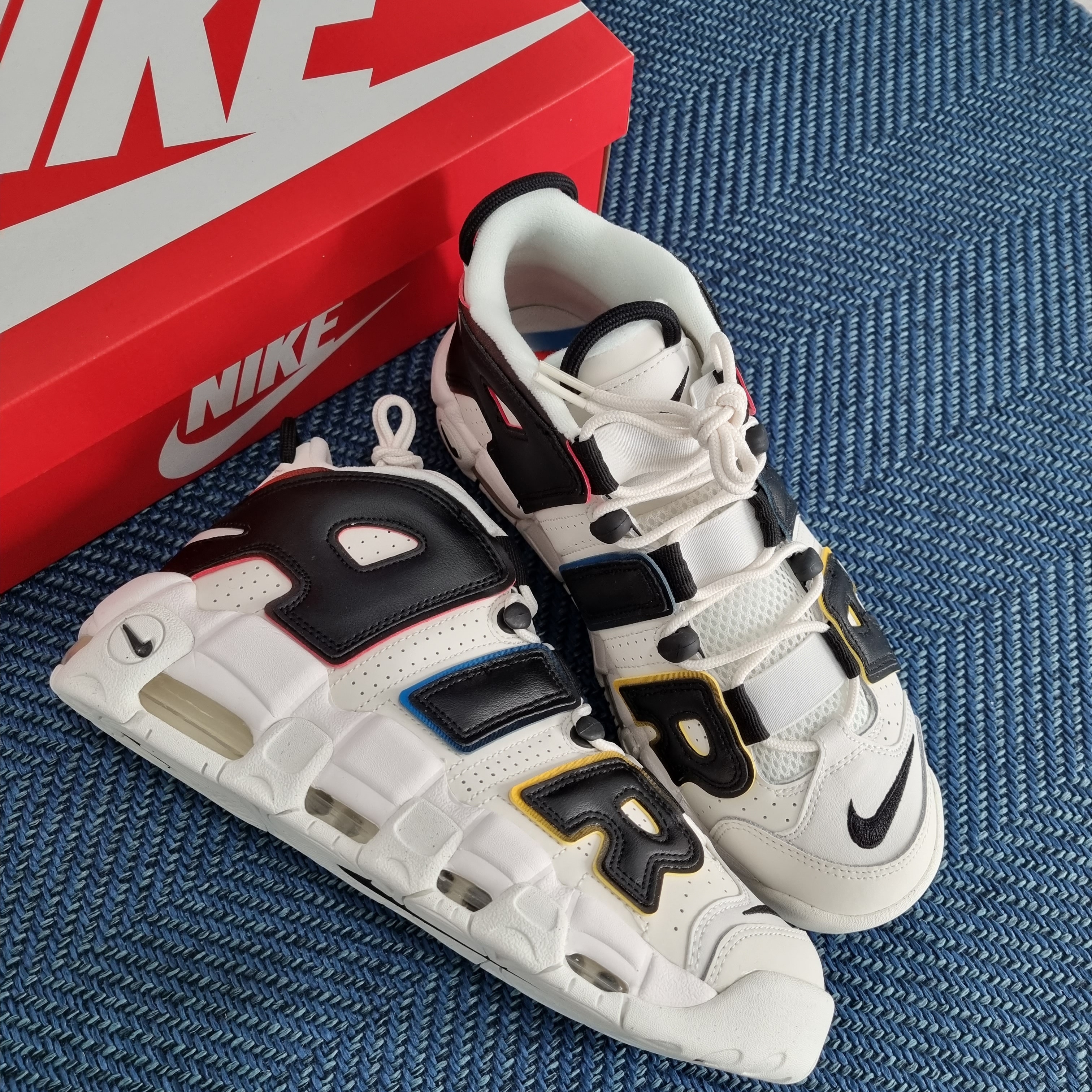 Nike Air More Uptempo 96 Trading Cards 착용 스타일