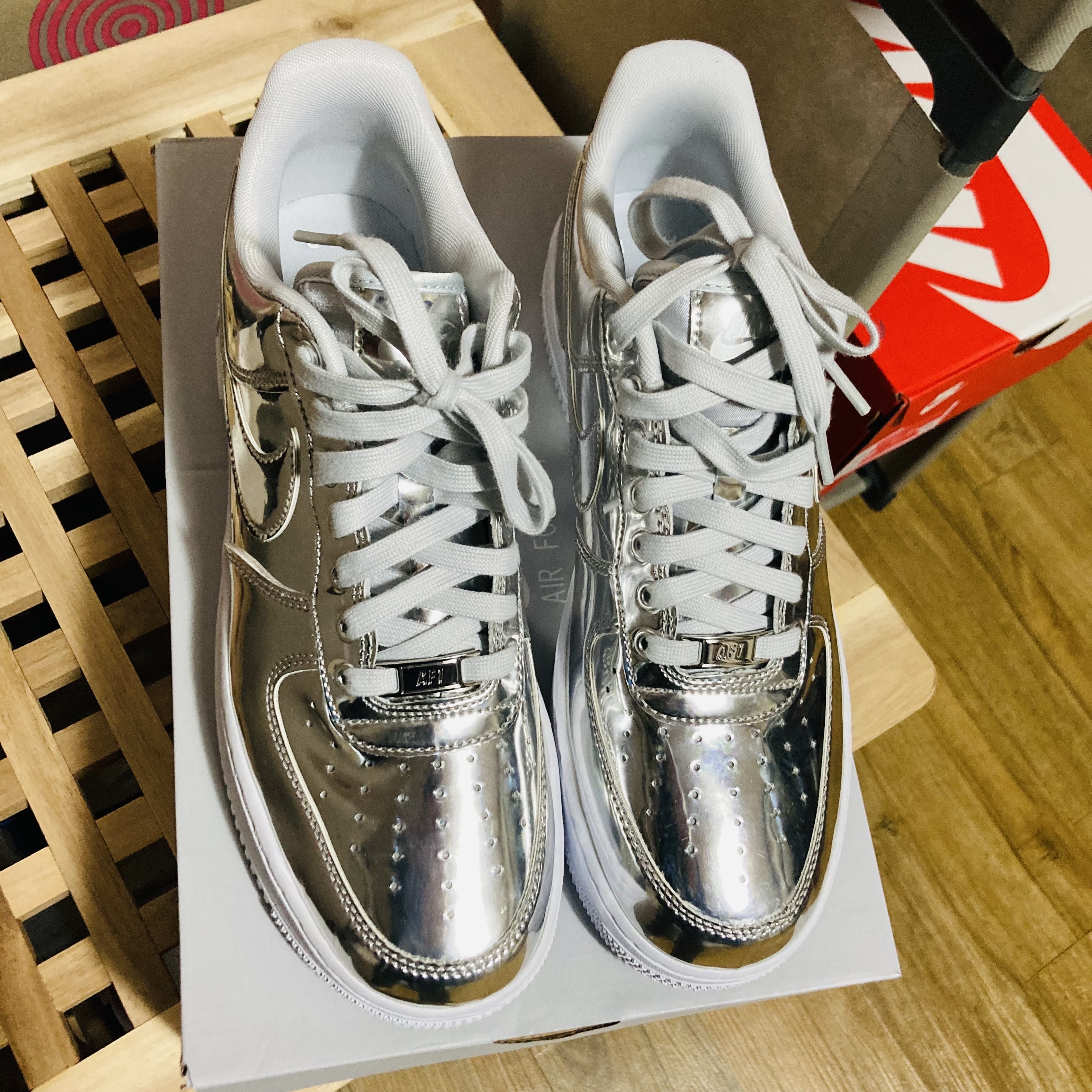 (W) Nike Air Force 1 Low Metallic Chrome 착용 스타일