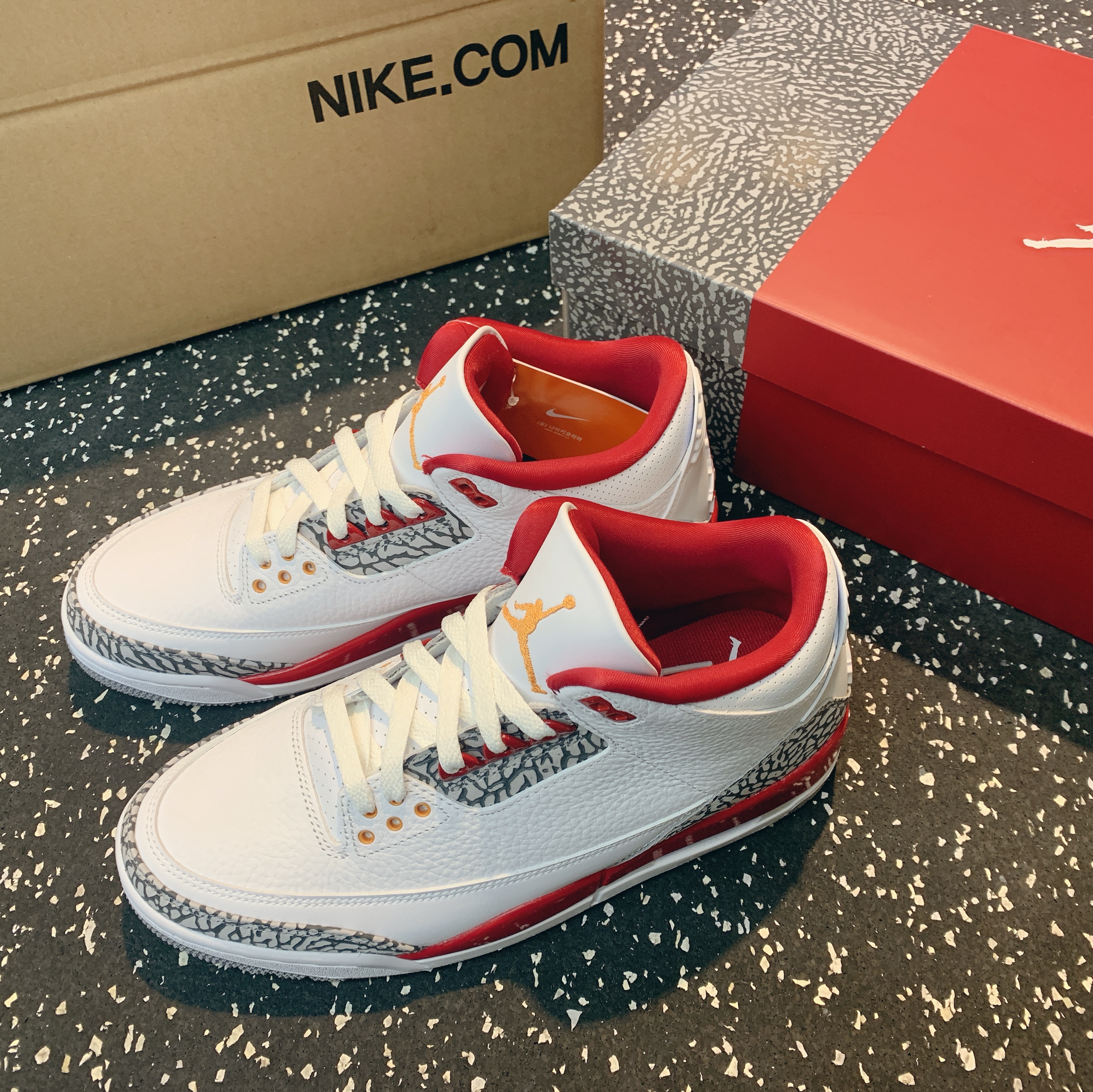 Jordan 3 Retro Cardinal Red 착용 스타일 - 1