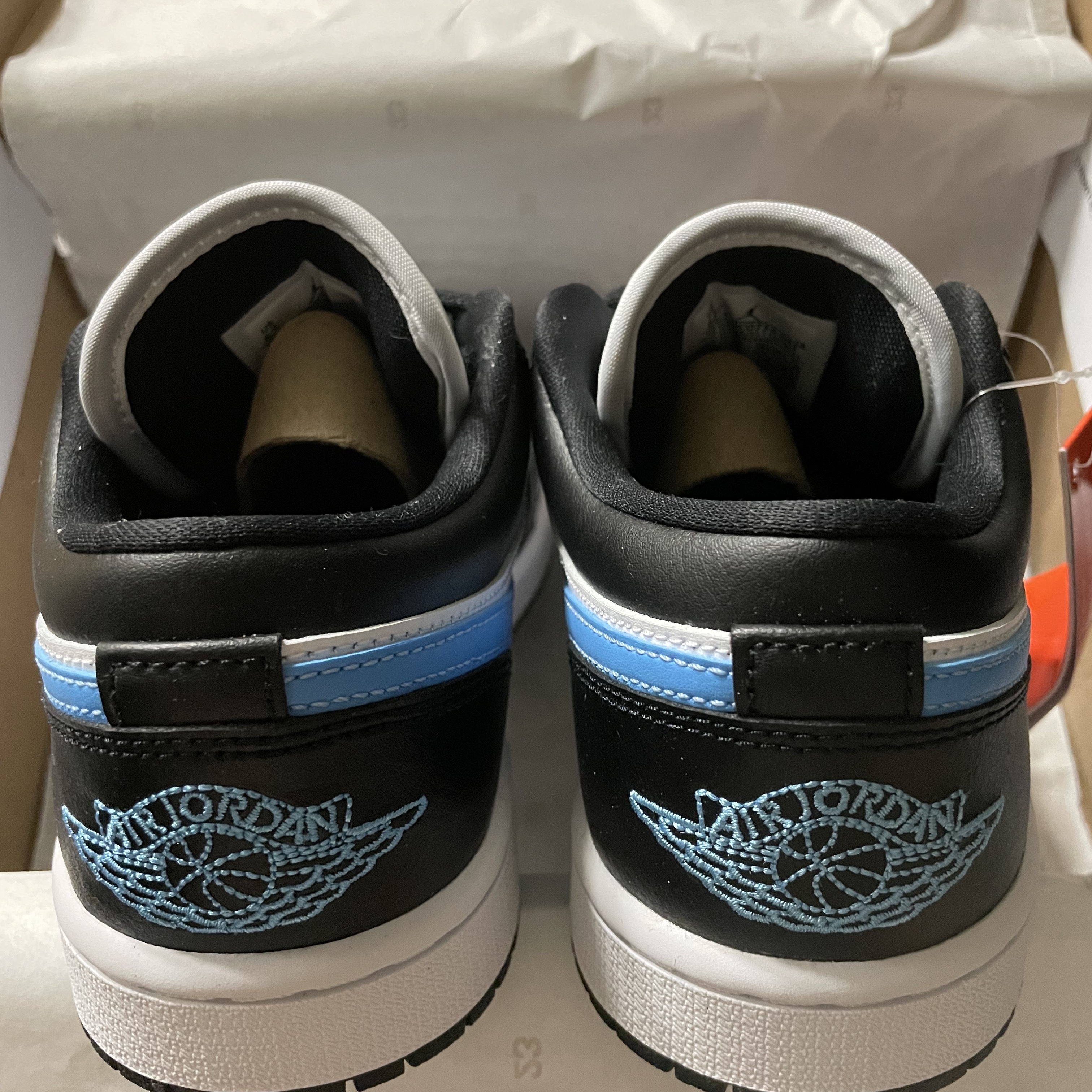 (W) Jordan 1 Low Black University Blue 착용 스타일 - 3