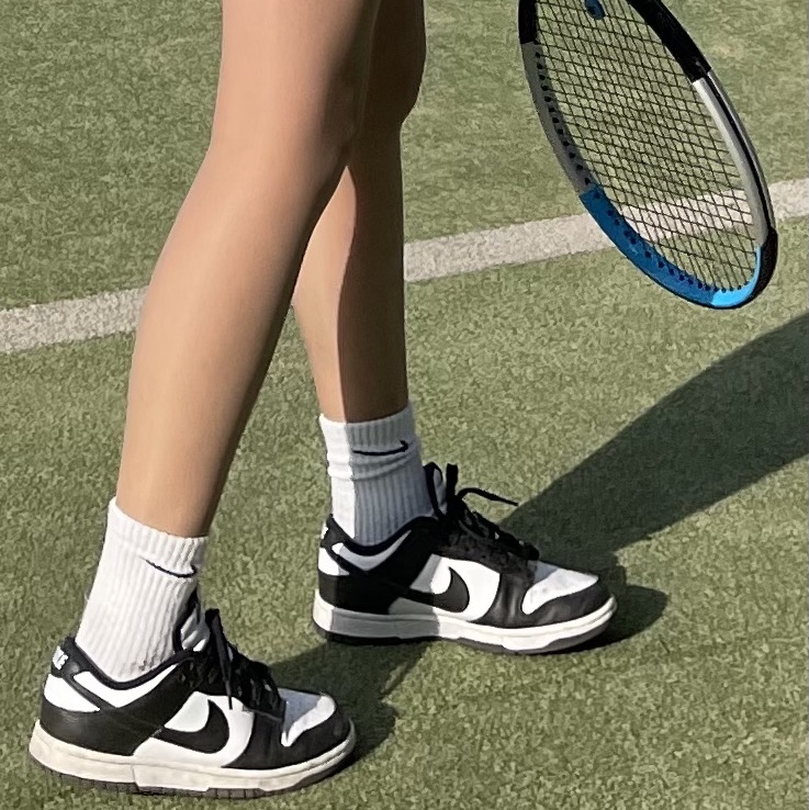 IAB Studio x Yonex Sweatshirt Green, (W) Nike Dunk Low Black 착용 스타일 - 3
