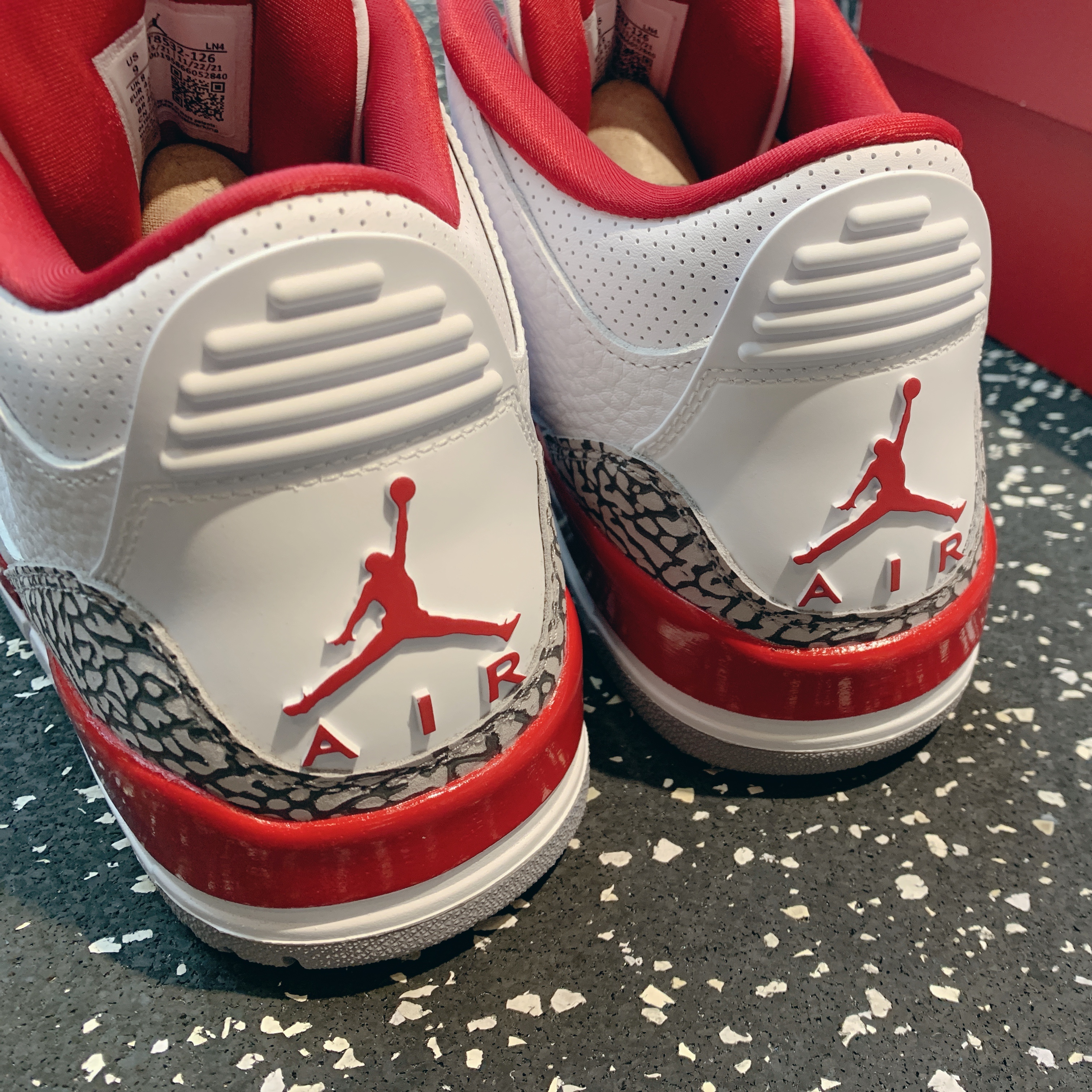 Jordan 3 Retro Cardinal Red 착용 스타일 - 2