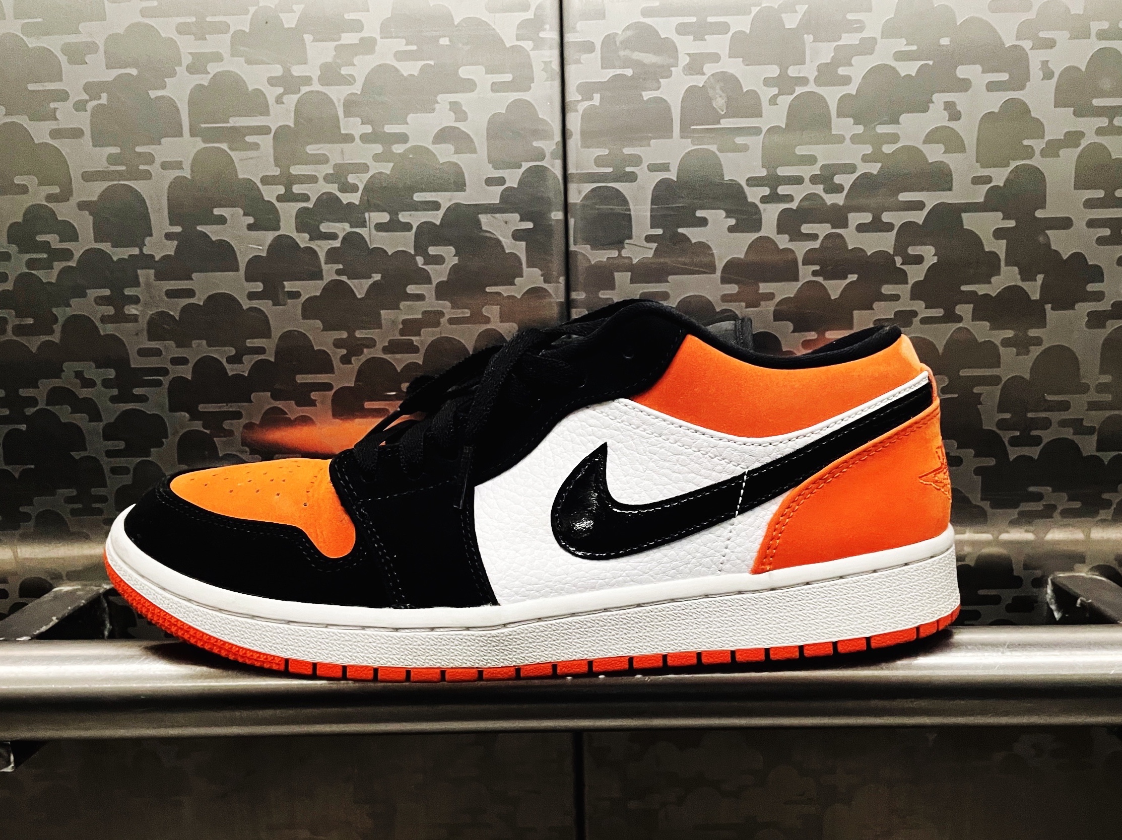 Jordan 1 Low Shattered Backboard 착용 스타일