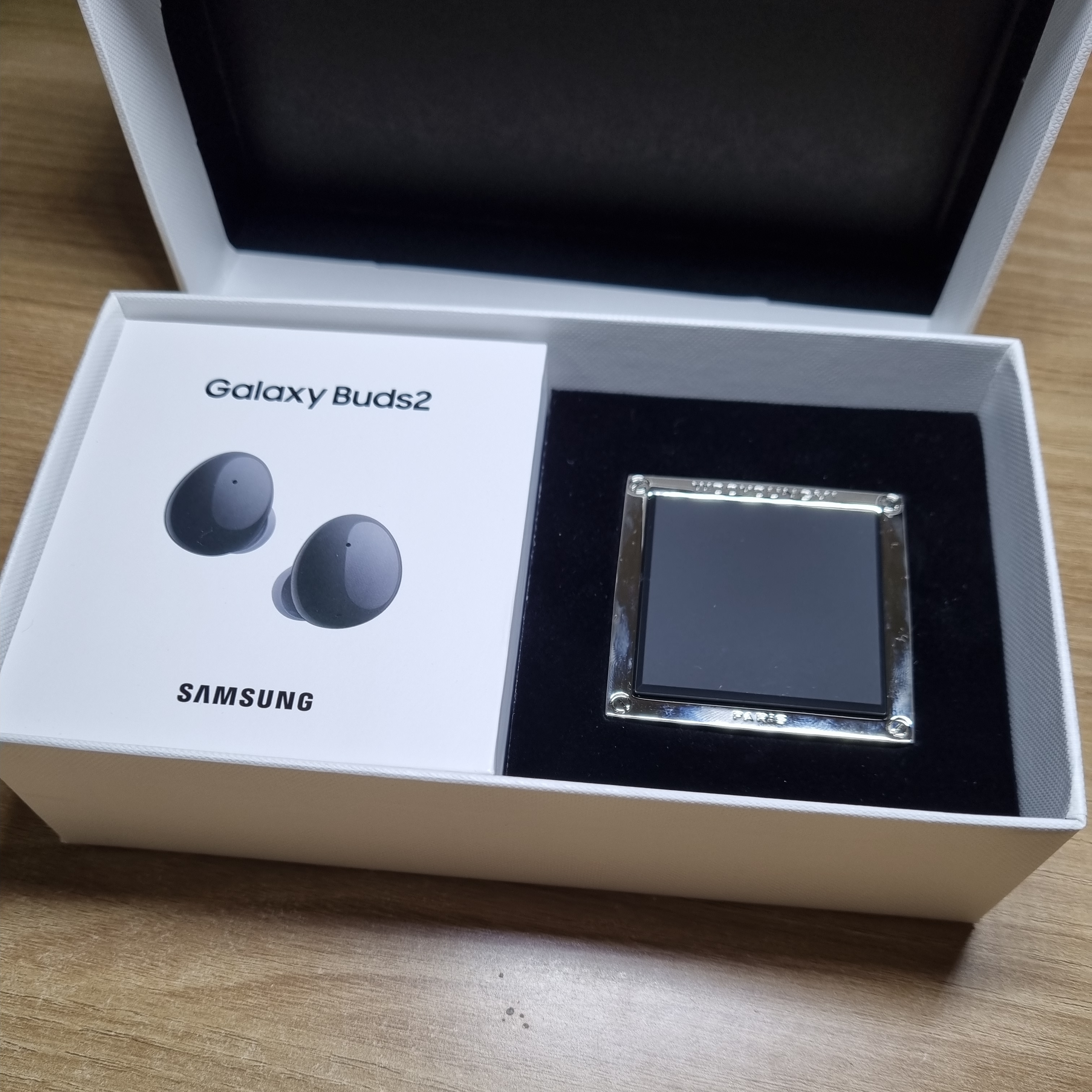 Samsung Galaxy Buds2 Wooyoungmi Edition (Korean Ver.) 착용 스타일 - 2