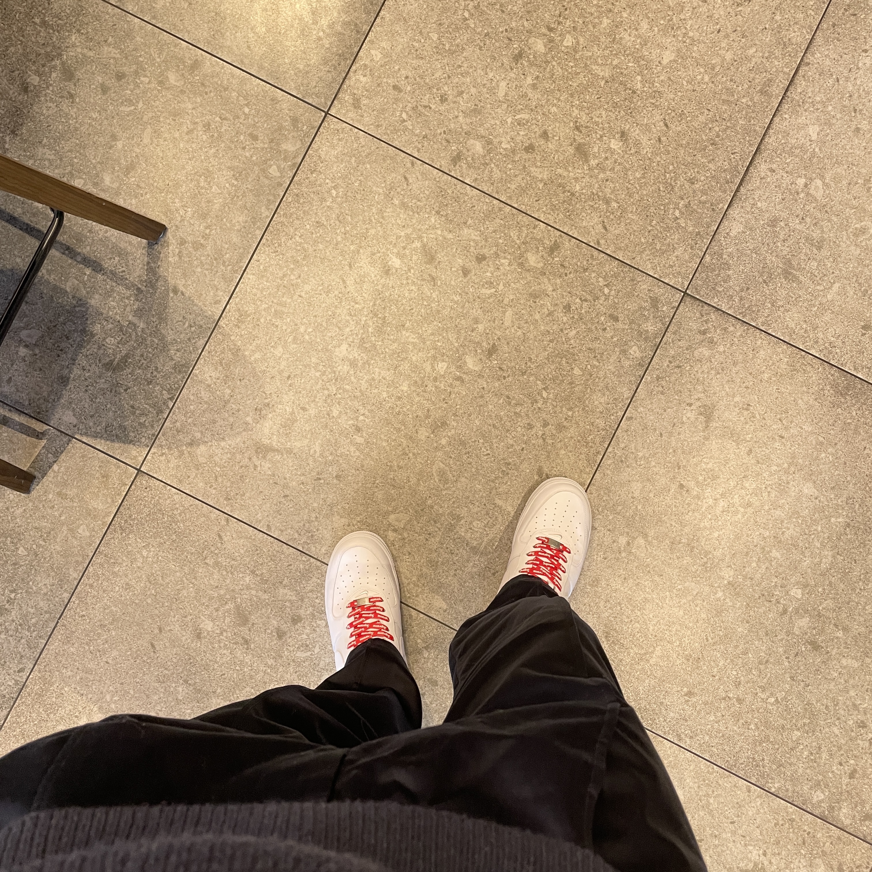 Nike x Supreme Air Force 1 Low White 착용 스타일