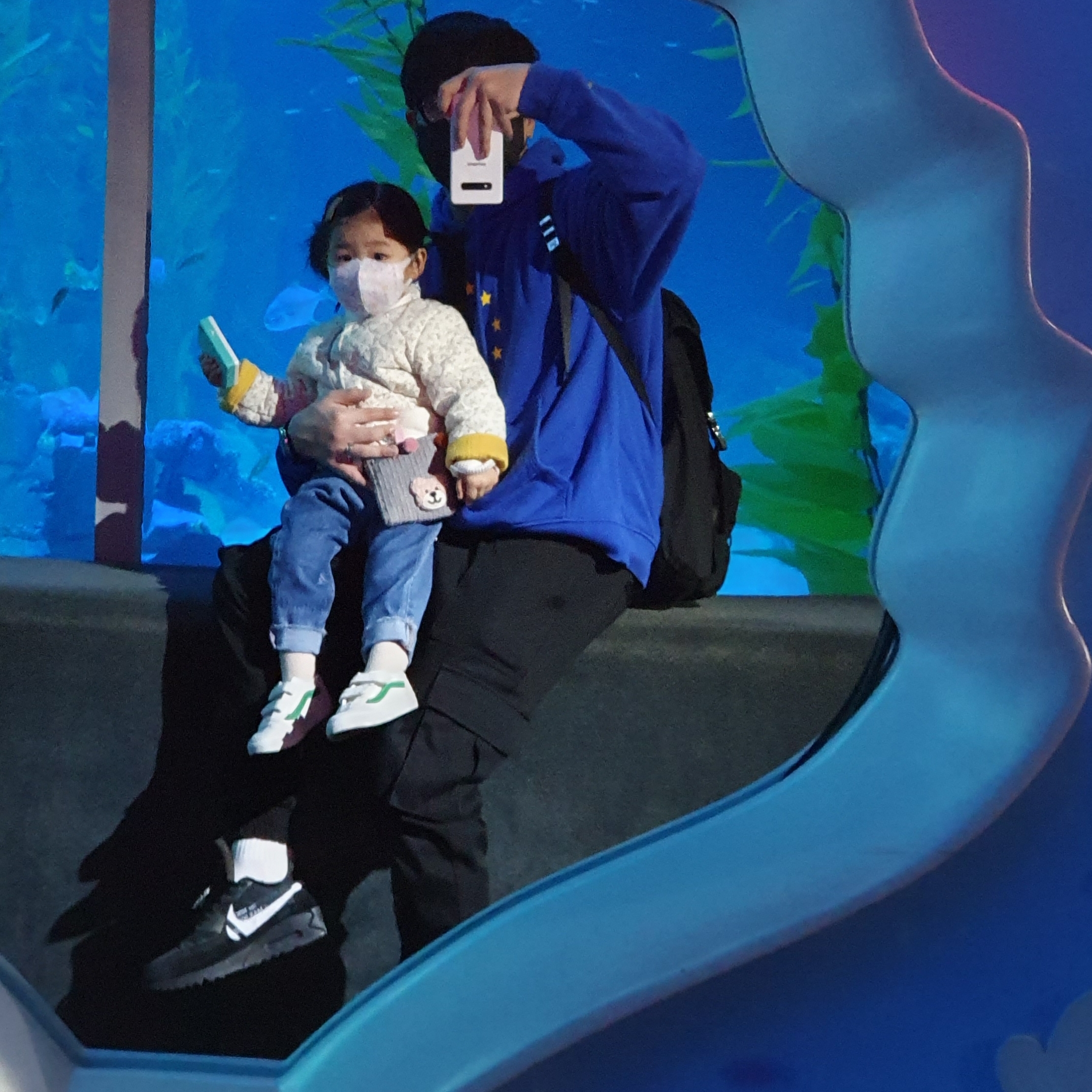 Souvenir Official Eunify Classic Hoodie Blue, Nike x Off-White Air Max 90 V2 Black White 착용 스타일
