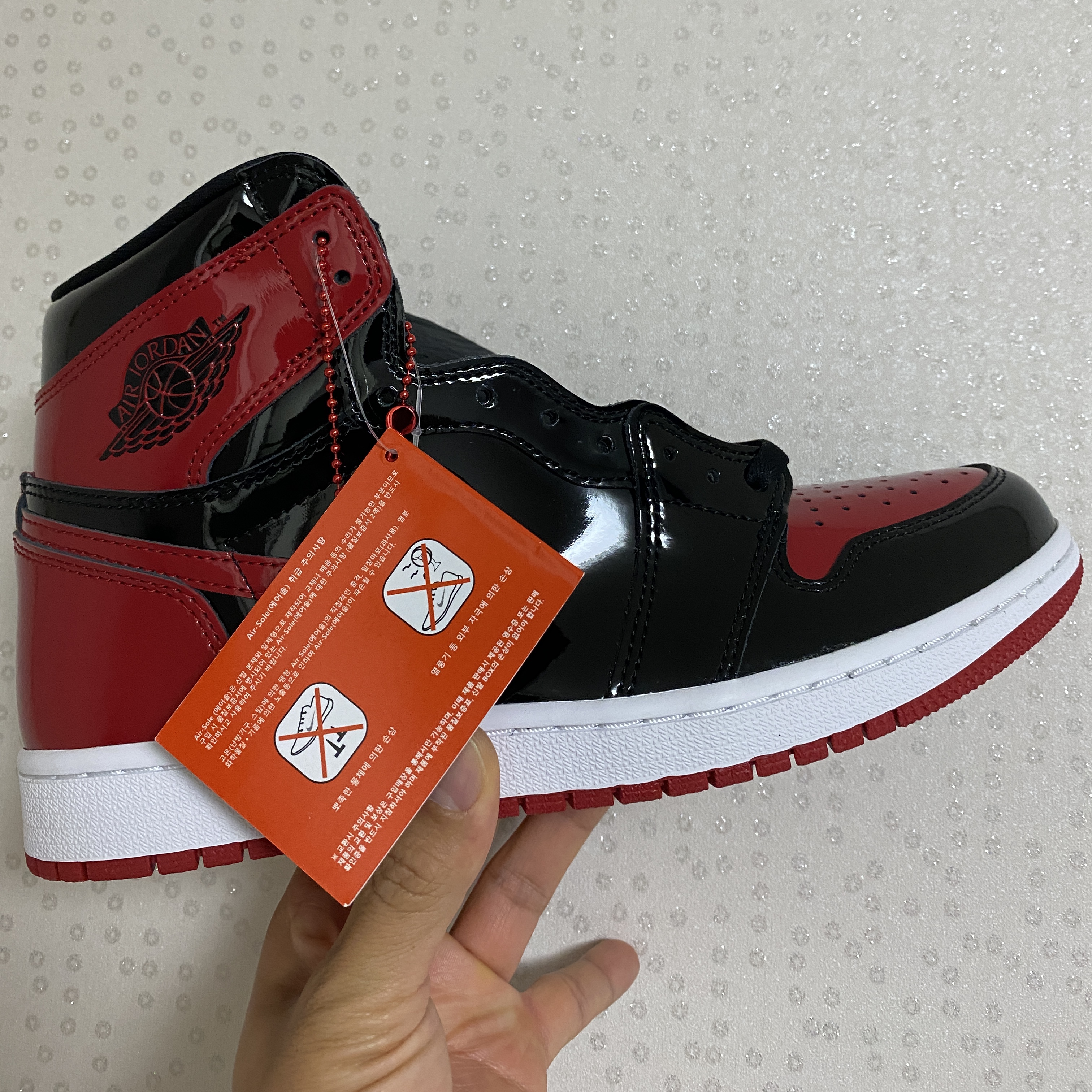 Jordan 1 Retro High OG Patent Bred 착용 스타일
