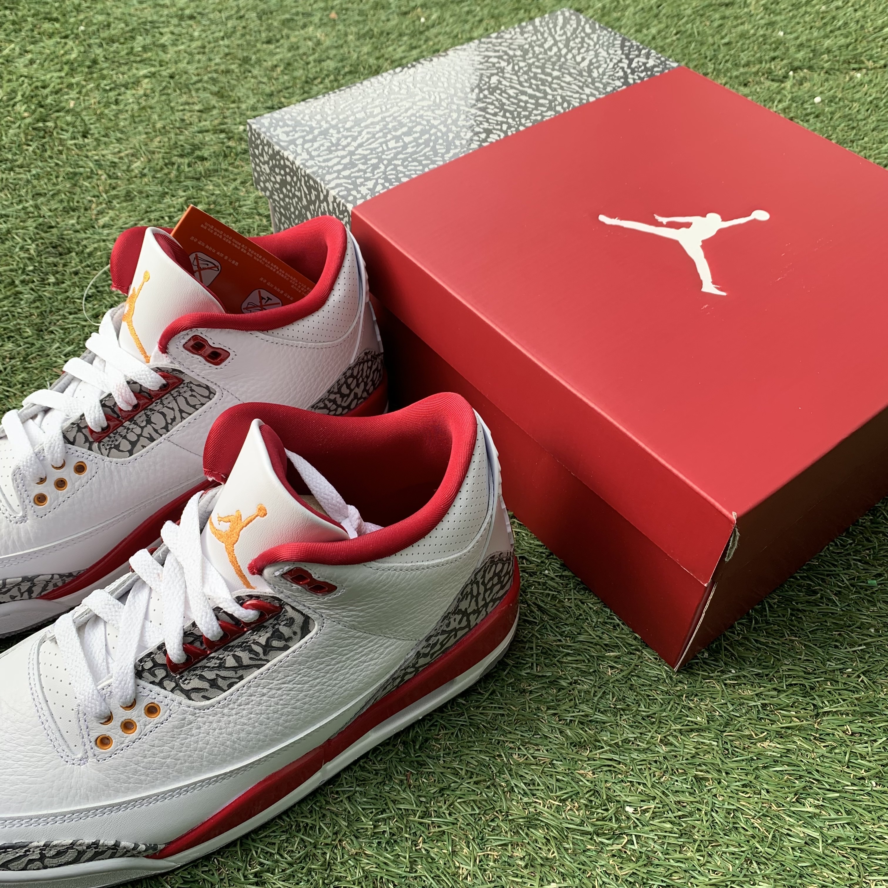 Jordan 3 Retro Cardinal Red 착용 스타일 - 2