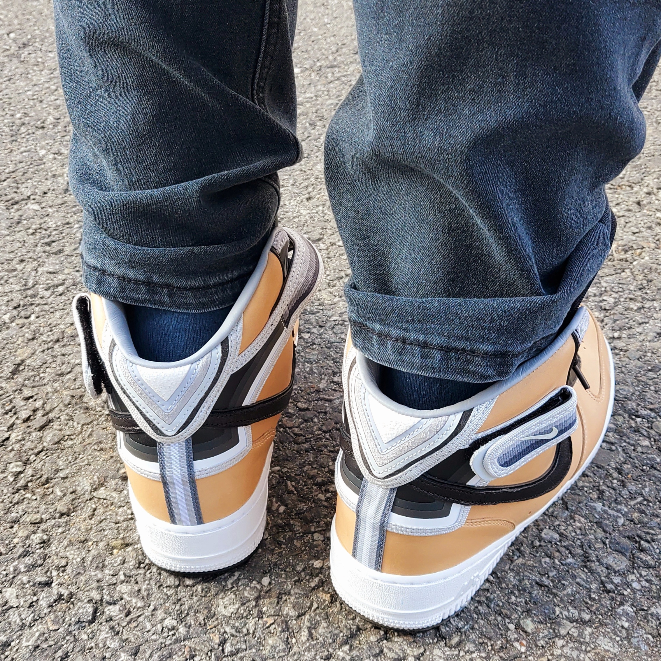 Nike x Riccardo Tisci Air Force 1 Mid Tan 착용 스타일 - 4