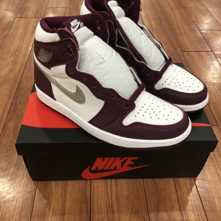 Jordan 1 Retro High OG Bordeaux 착용 스타일