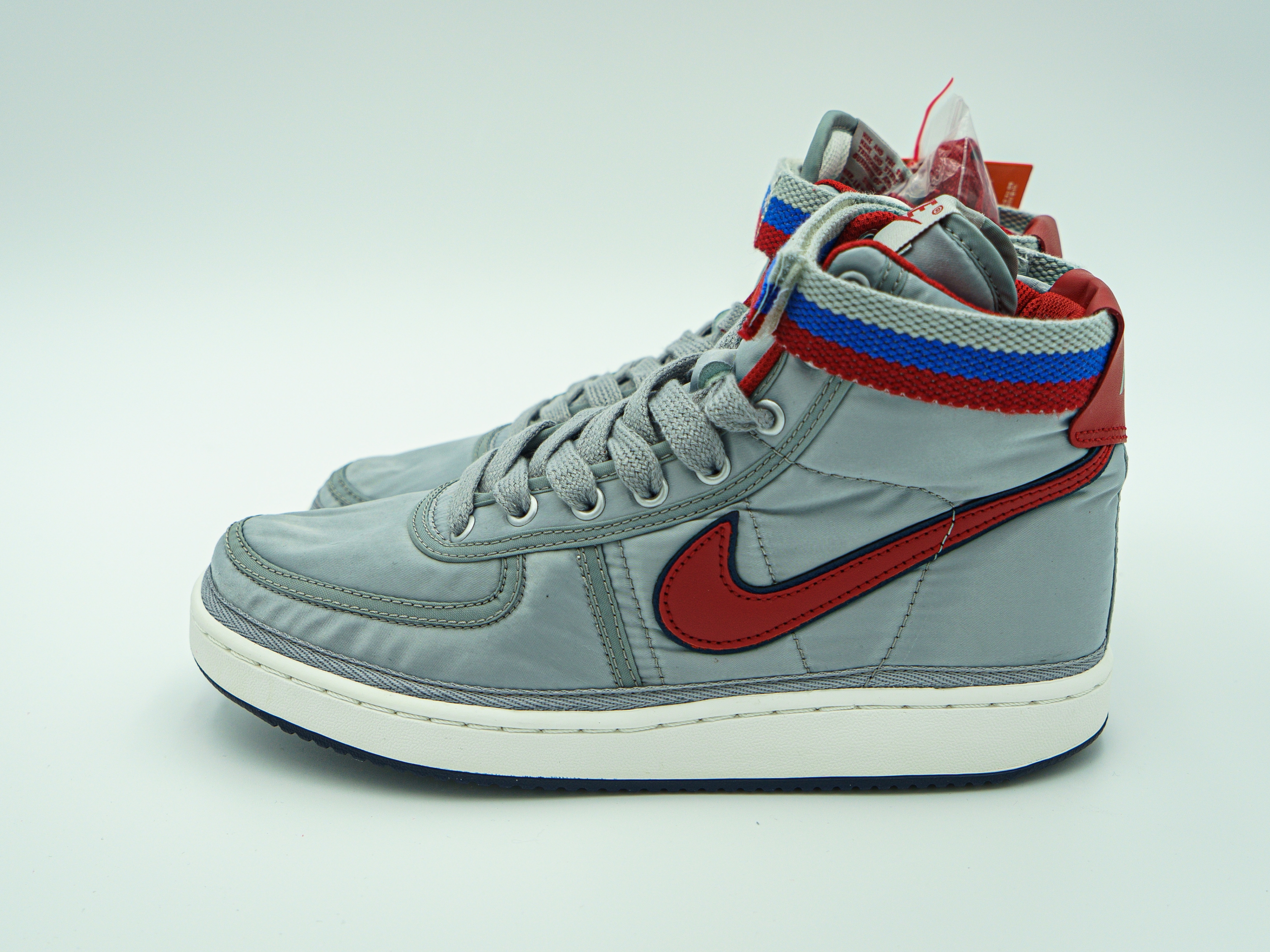 Nike Vandal High Supreme OG Metallic Silver, Supreme Snowman Snowglobe Red 착용 스타일 - 5