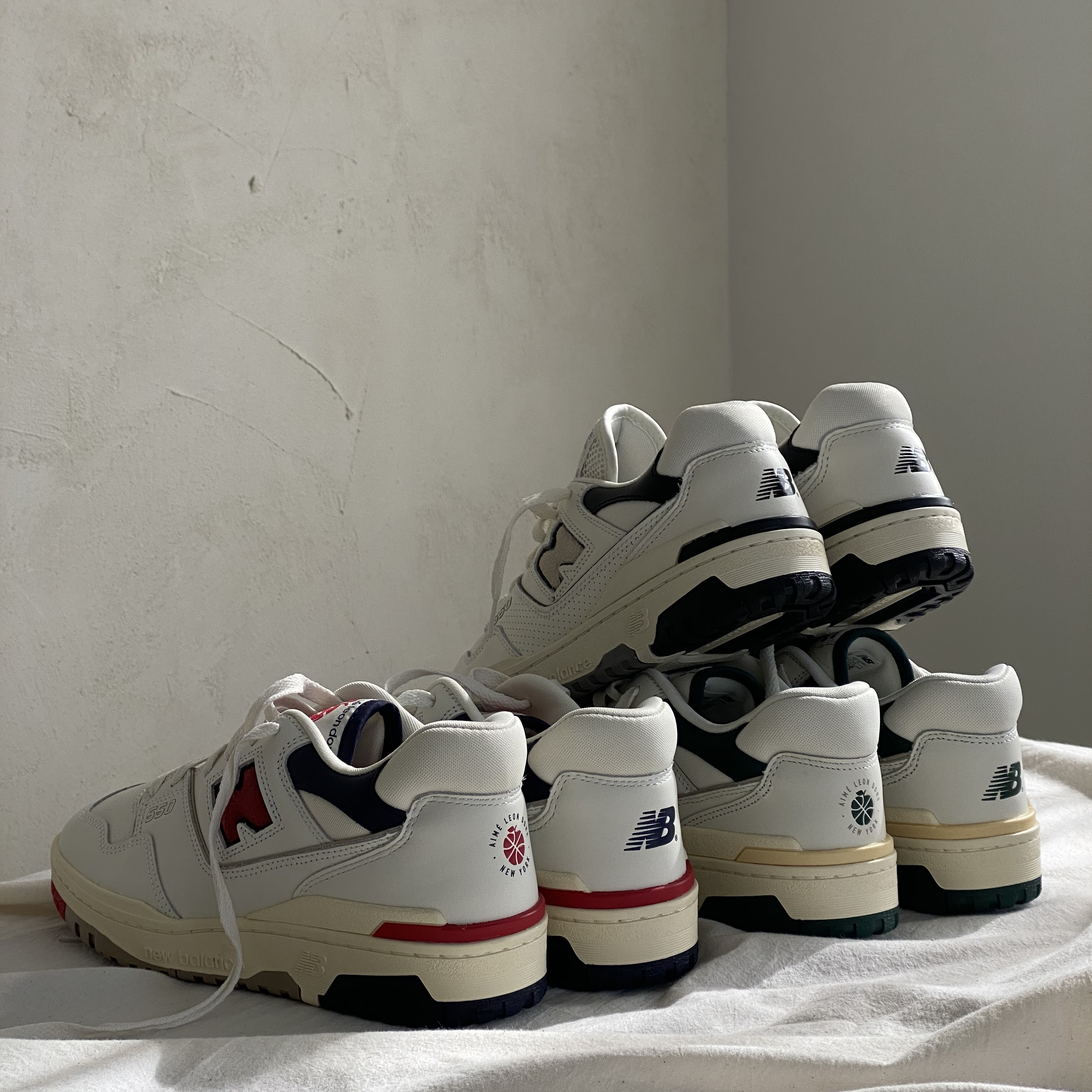 New Balance x Aime Leon Dore 550 Green Yellow, New Balance x Aime Leon Dore 550 Navy Red 착용 스타일 - 1