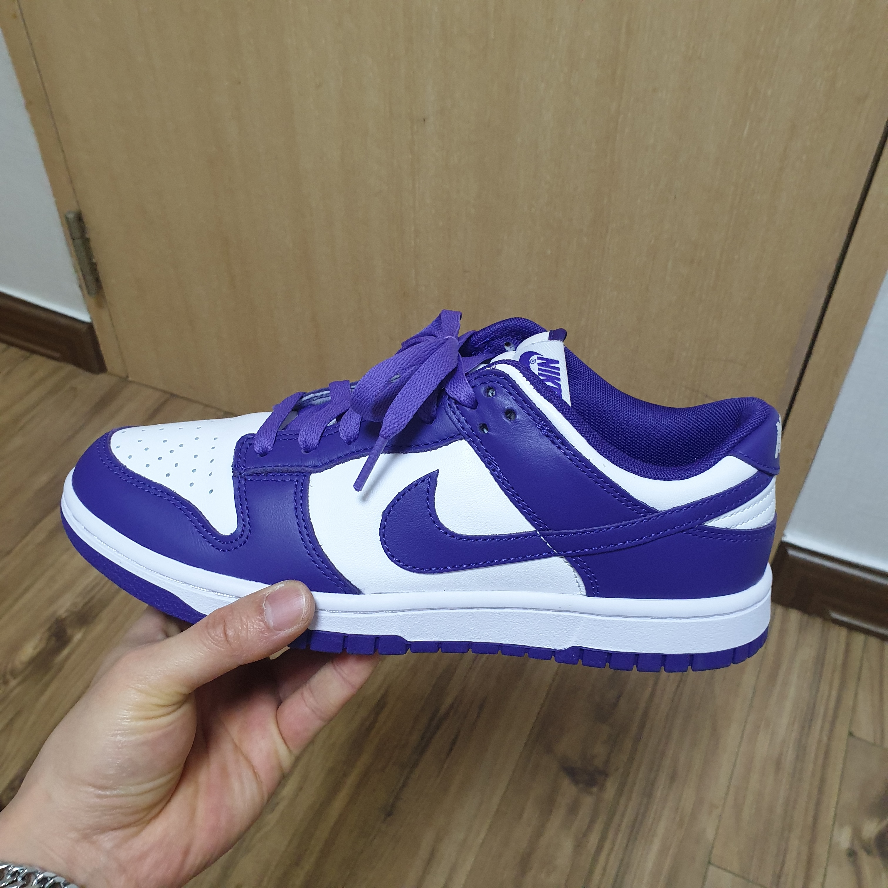 Nike Dunk Low Retro Championship Court Purple 착용 스타일 - 3