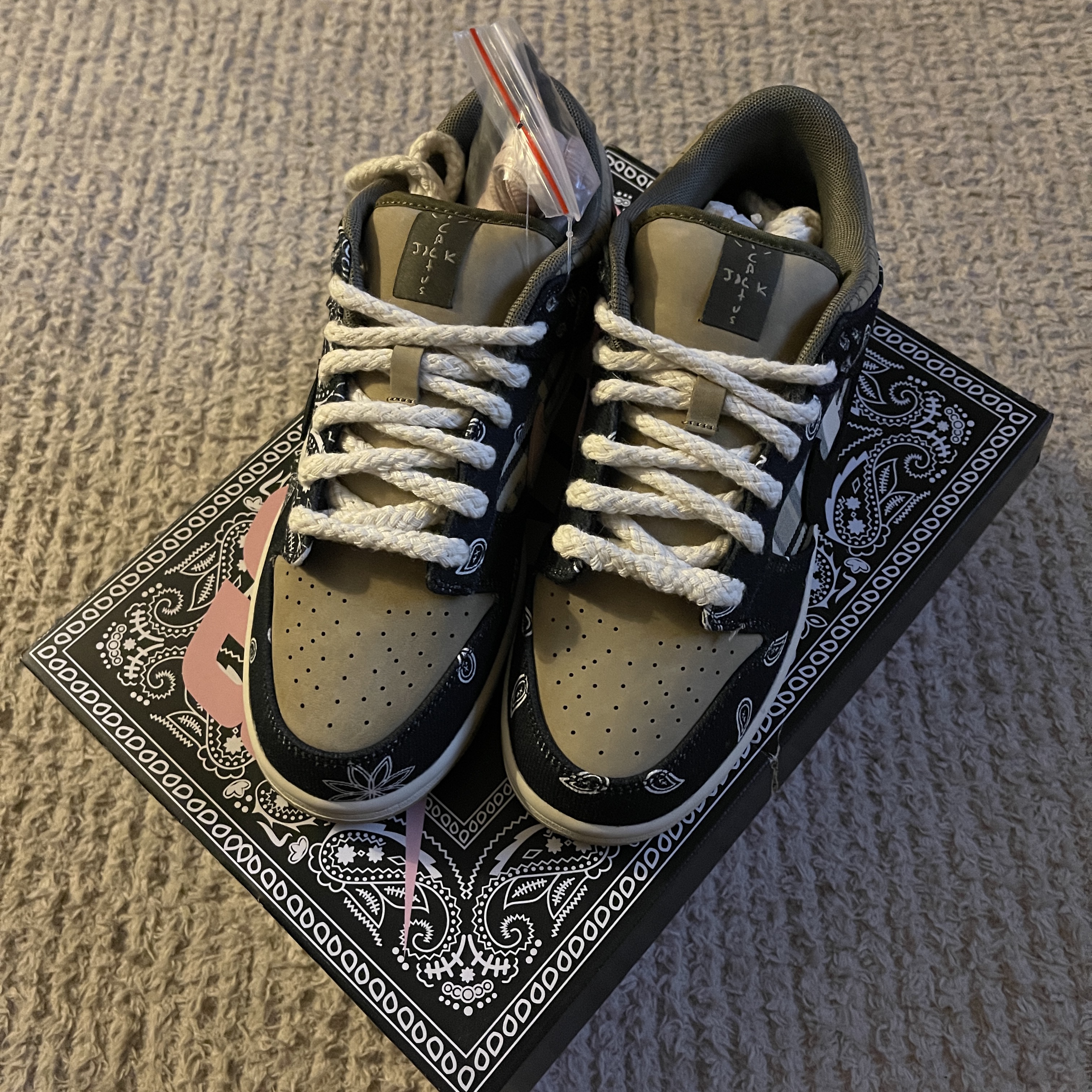 Nike x Travis Scott SB Dunk Low, Nike x Travis Scott SB Dunk Low (Special Box) 착용 스타일