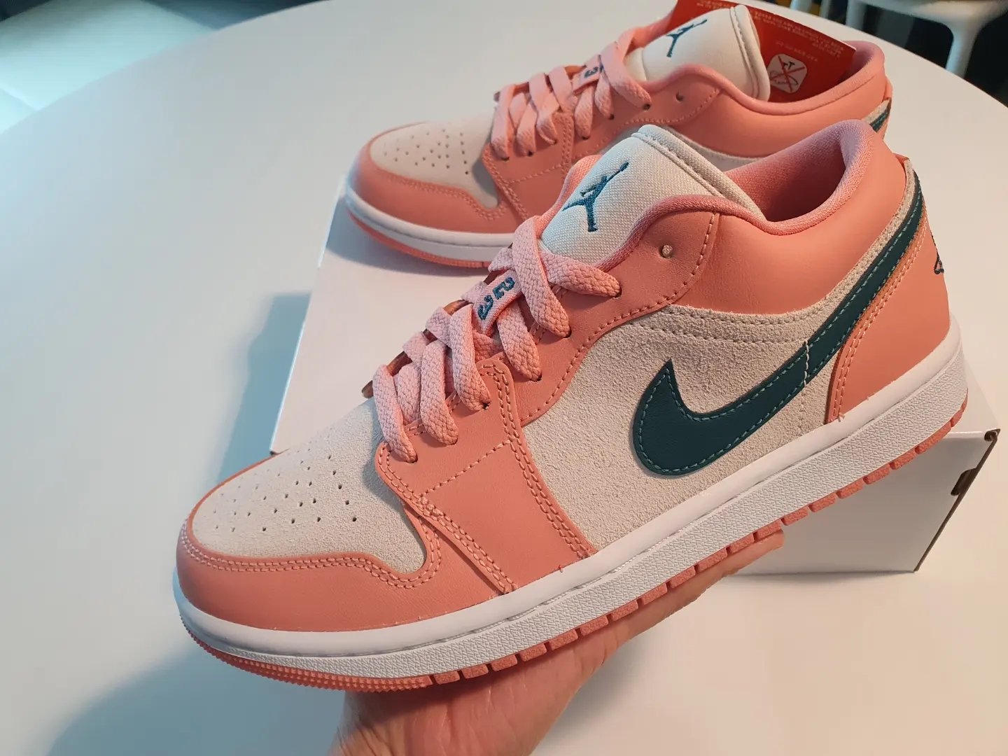 (W) Jordan 1 Low Light Madder Root 착용 스타일 - 2