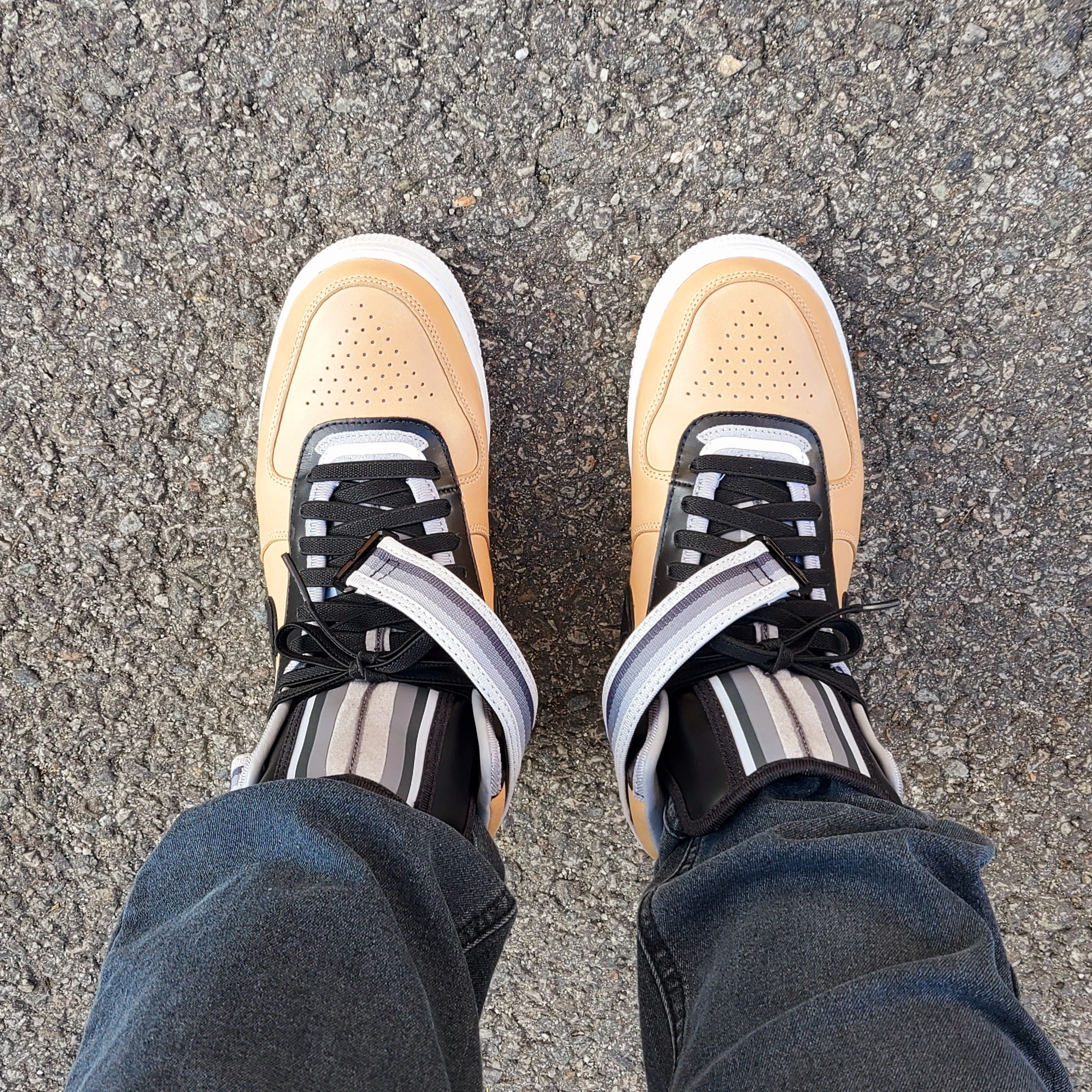 Nike x Riccardo Tisci Air Force 1 Mid Tan 착용 스타일 - 2
