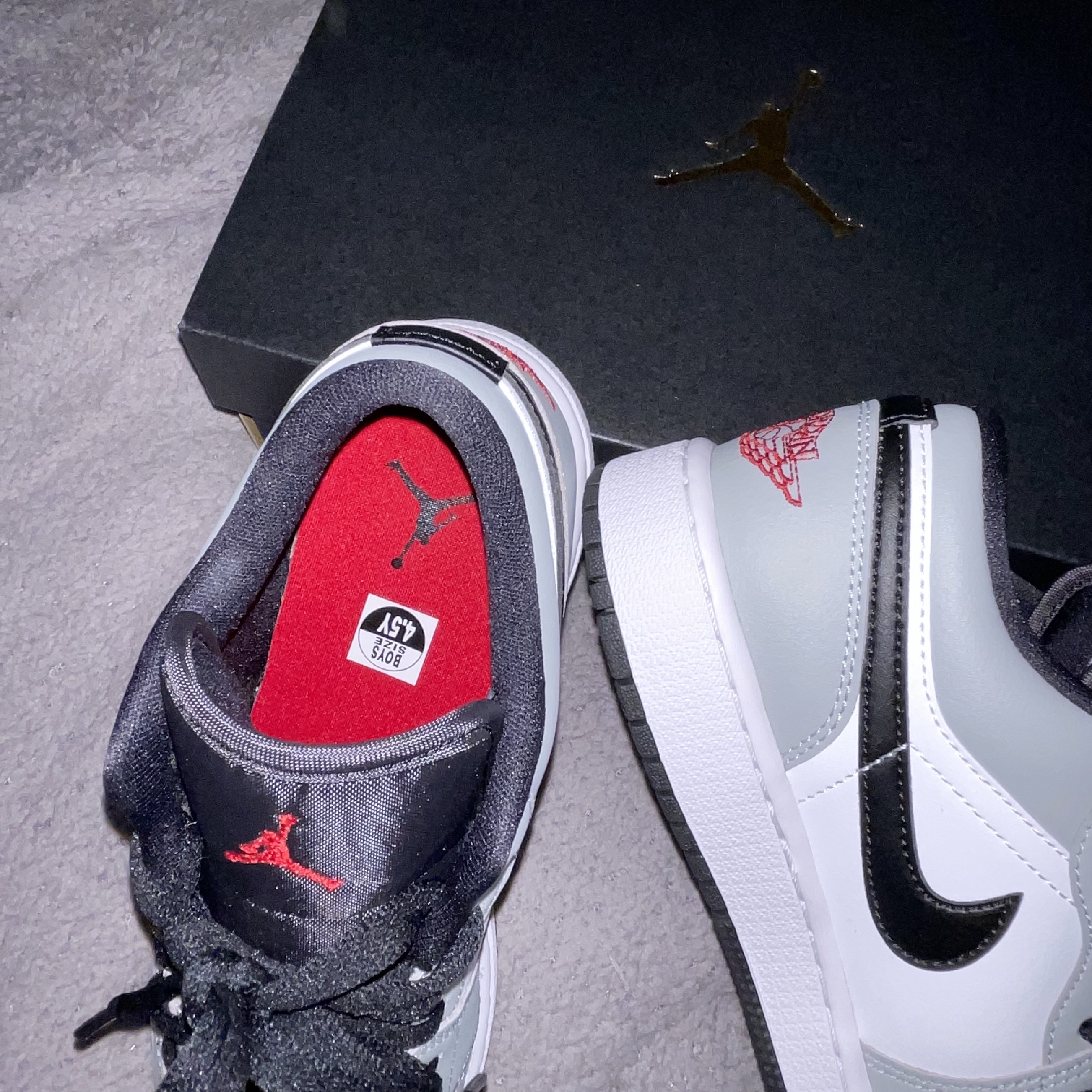 Jordan 1 Low Light Smoke Grey, (GS) Jordan 1 Low Light Smoke Grey 착용 스타일 - 2