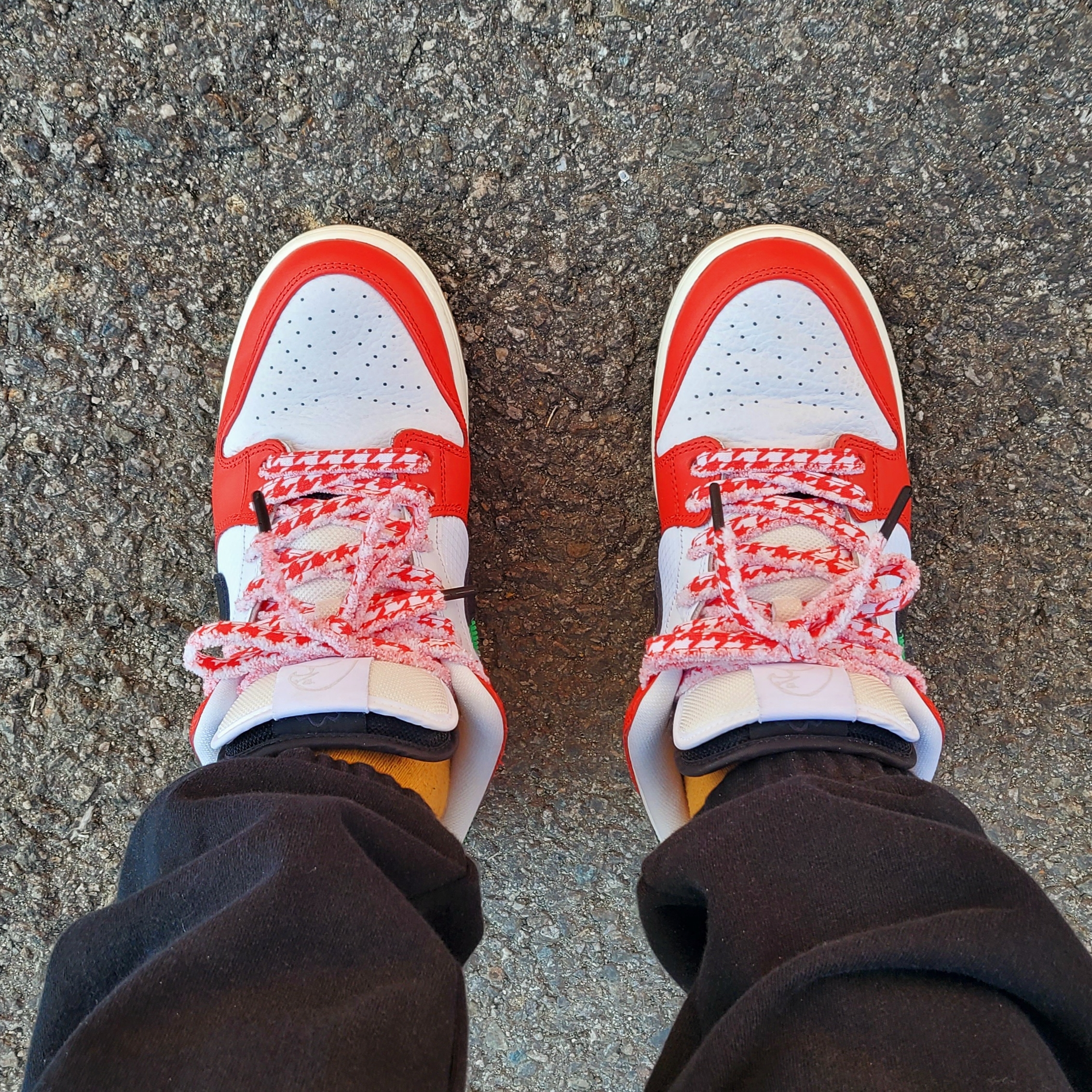 Nike x Frame Skate SB Dunk Low Pro Habibi 착용 스타일 - 2