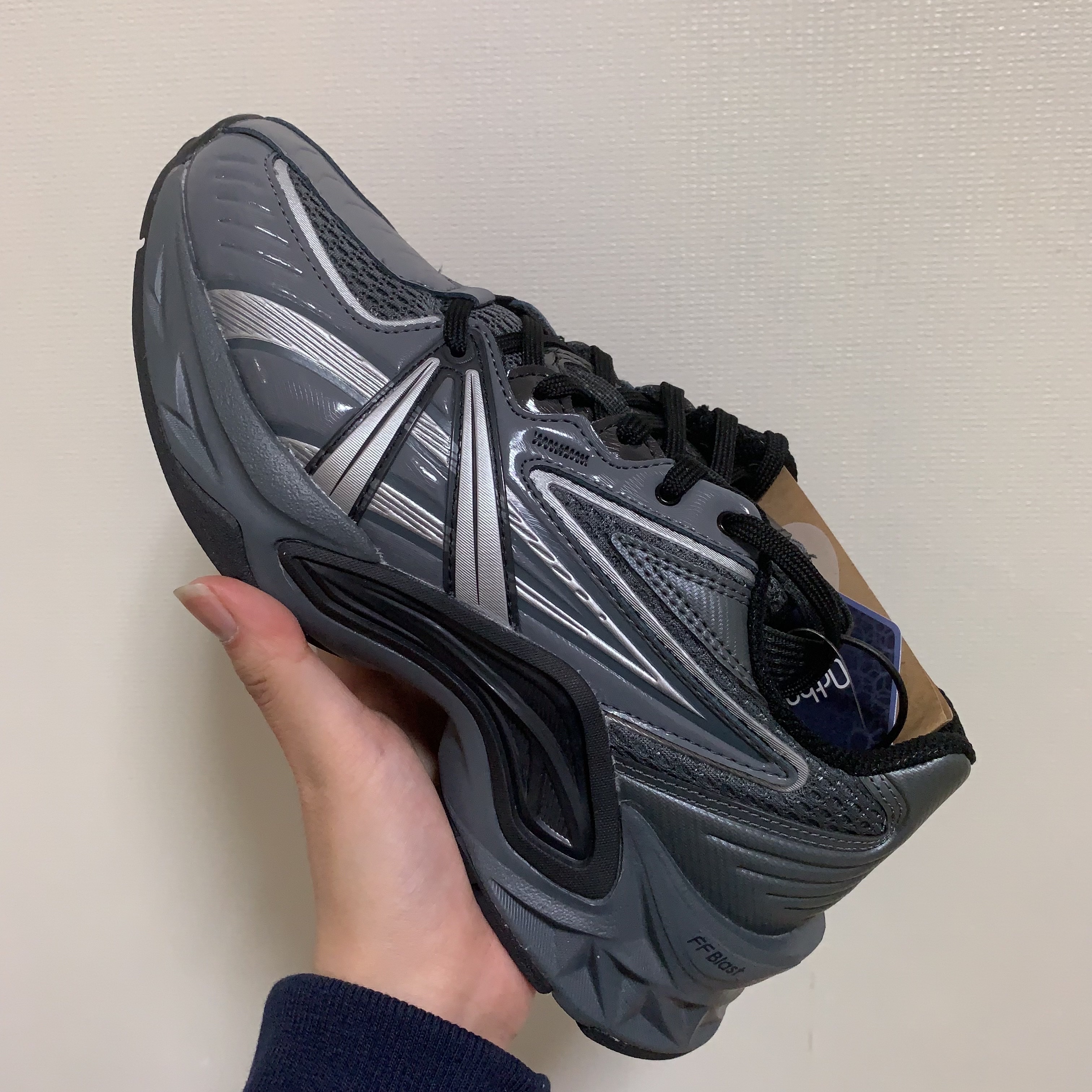 Asics HN2-S Protoblast Steel Grey 착용 스타일 - 4