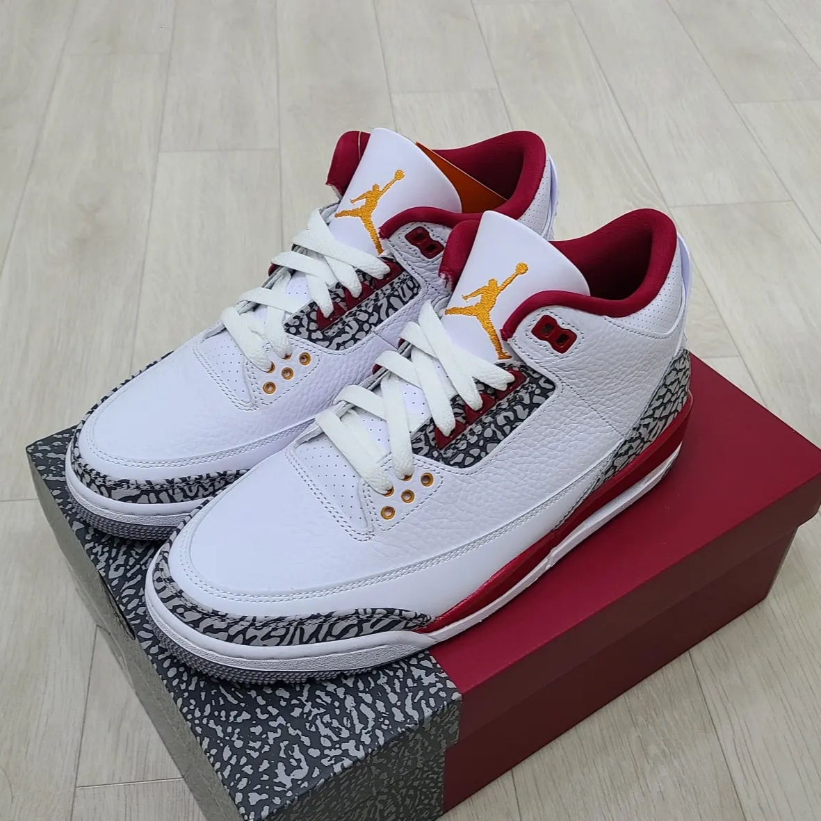 Jordan 3 Retro Cardinal Red, (TD) Jordan 3 Retro Cardinal Red 착용 스타일 - 2