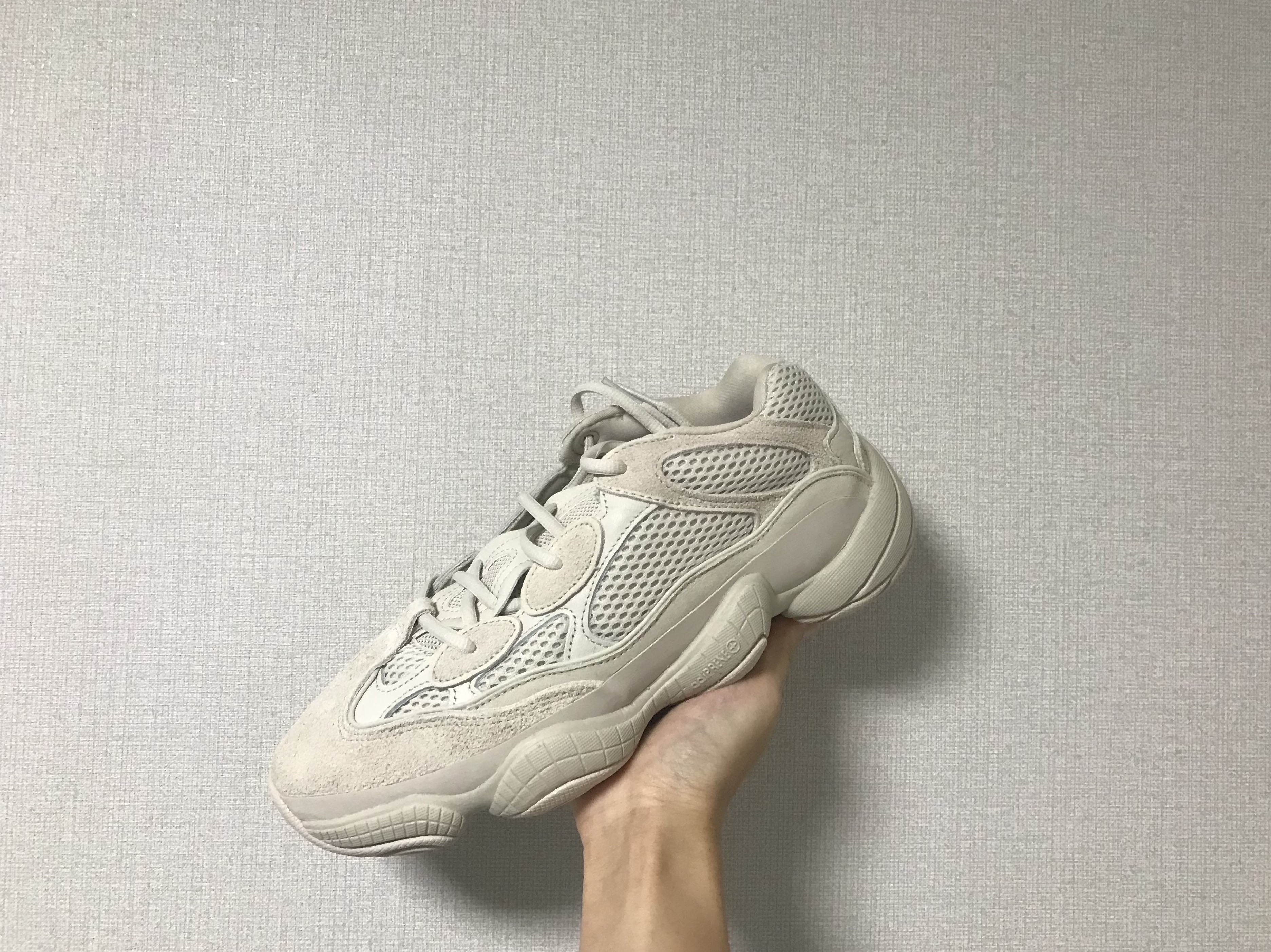 Adidas Yeezy 500 Blush 2022 착용 스타일