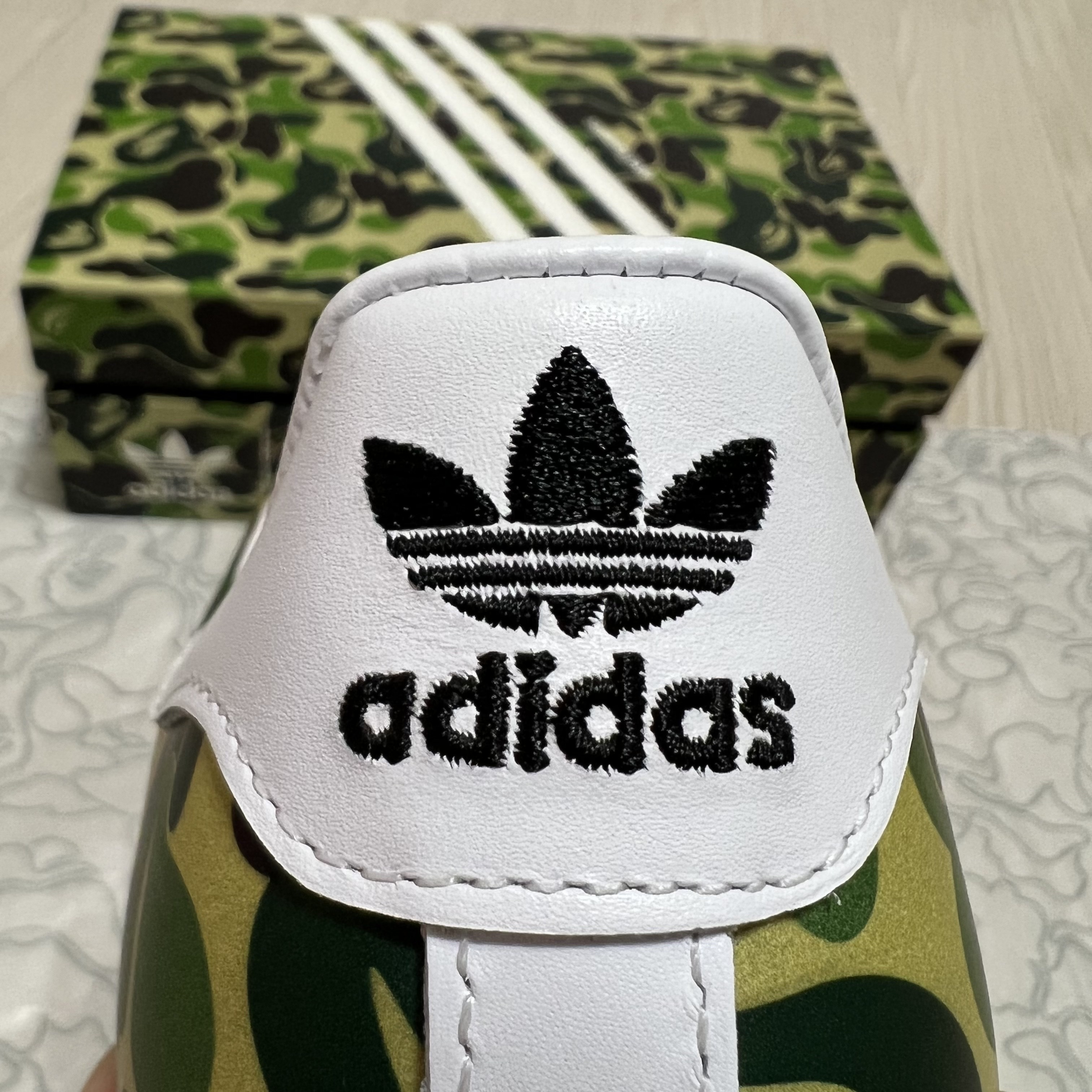 Adidas x BAPE Superstar 80s Green Camo 착용 스타일 - 3