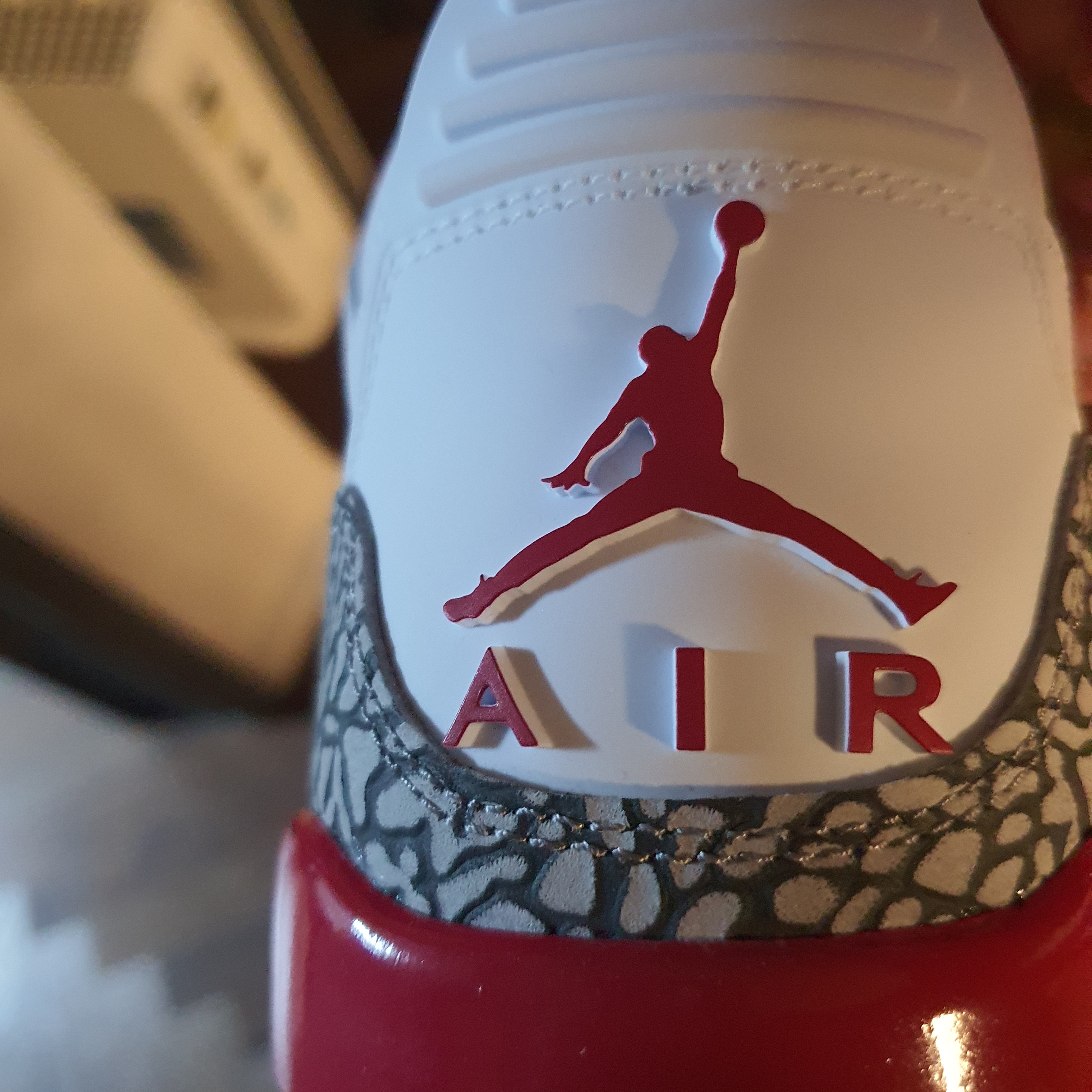 Jordan 3 Retro Cardinal Red 착용 스타일 - 1