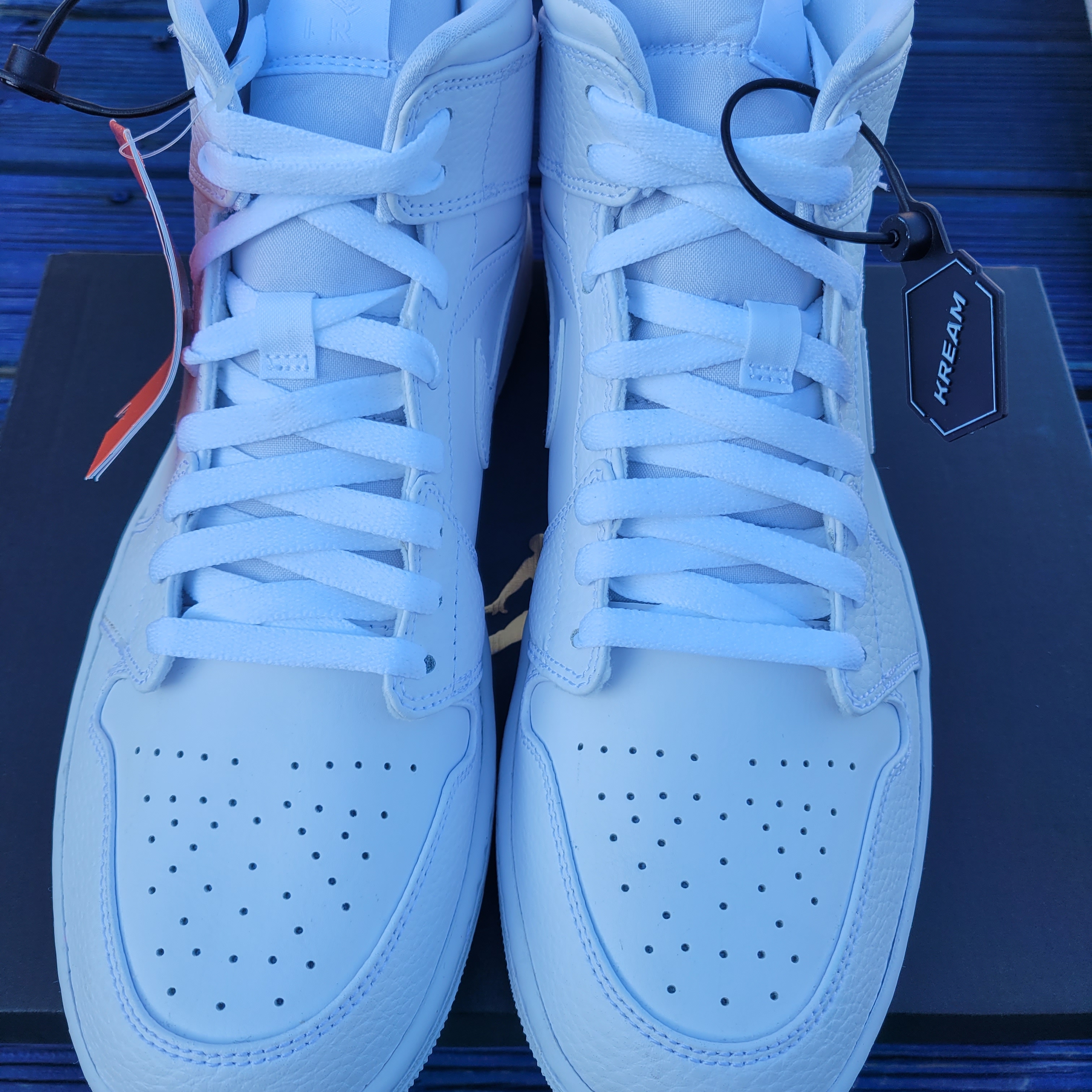 Jordan 1 Mid Triple White 착용 스타일 - 2