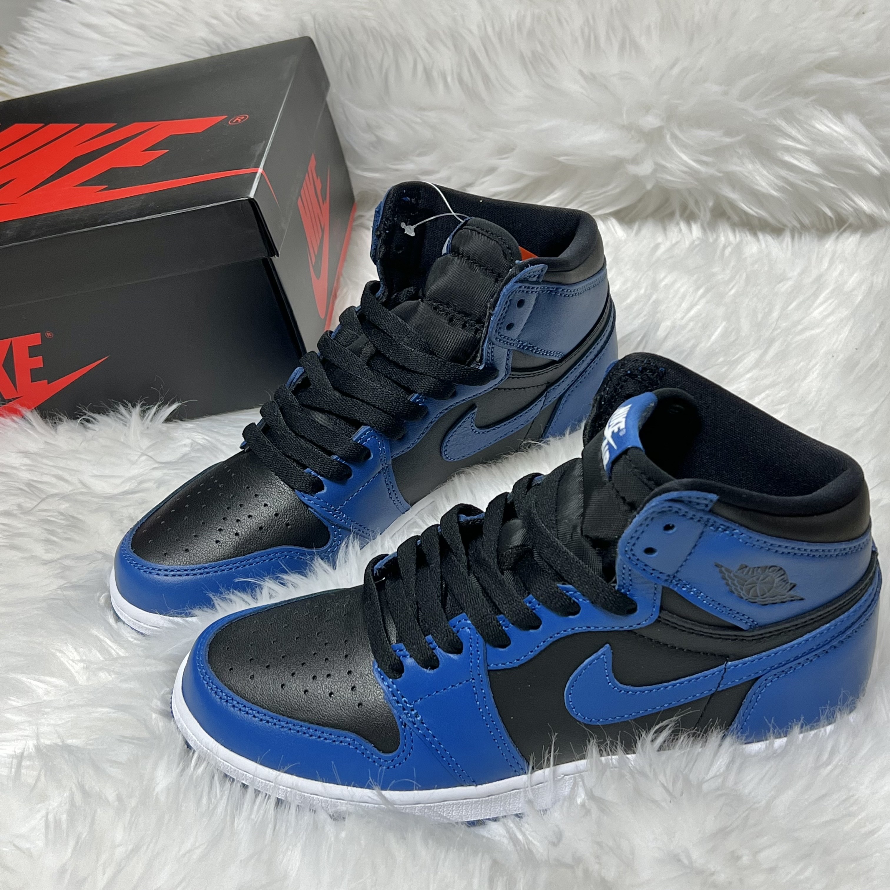 Jordan 1 Retro High OG Dark Marina Blue 착용 스타일 - 3