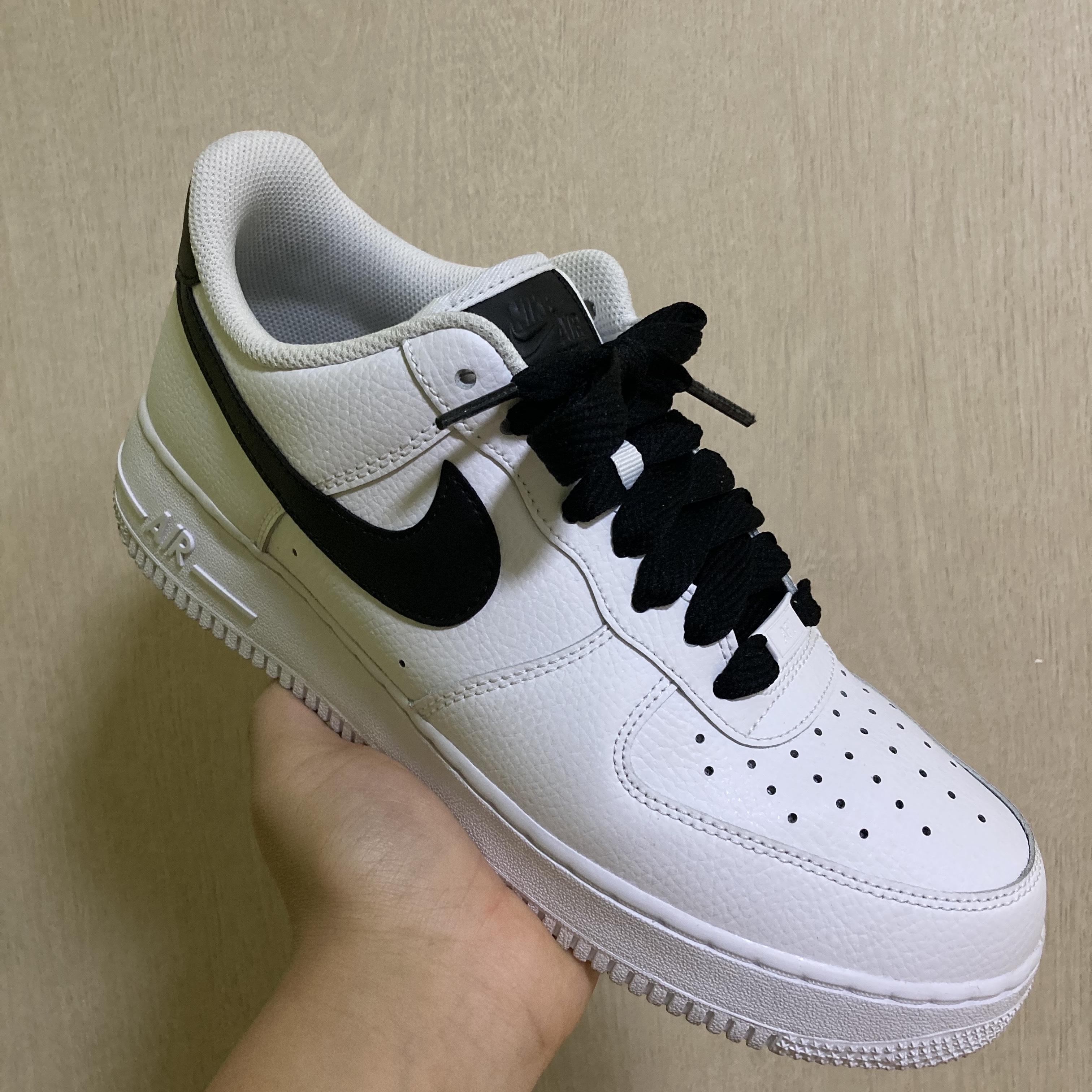 (W) Nike Air Force 1 '07 Low White Black 착용 스타일