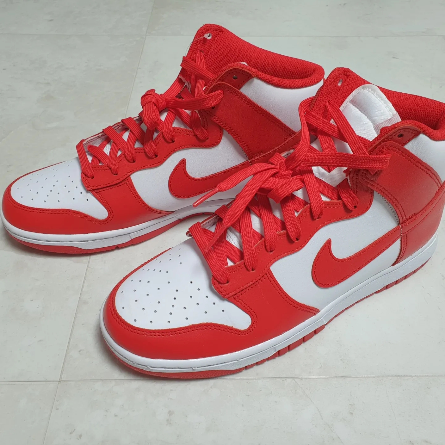 Nike Dunk High Retro Championship White and Red 착용 스타일 - 1