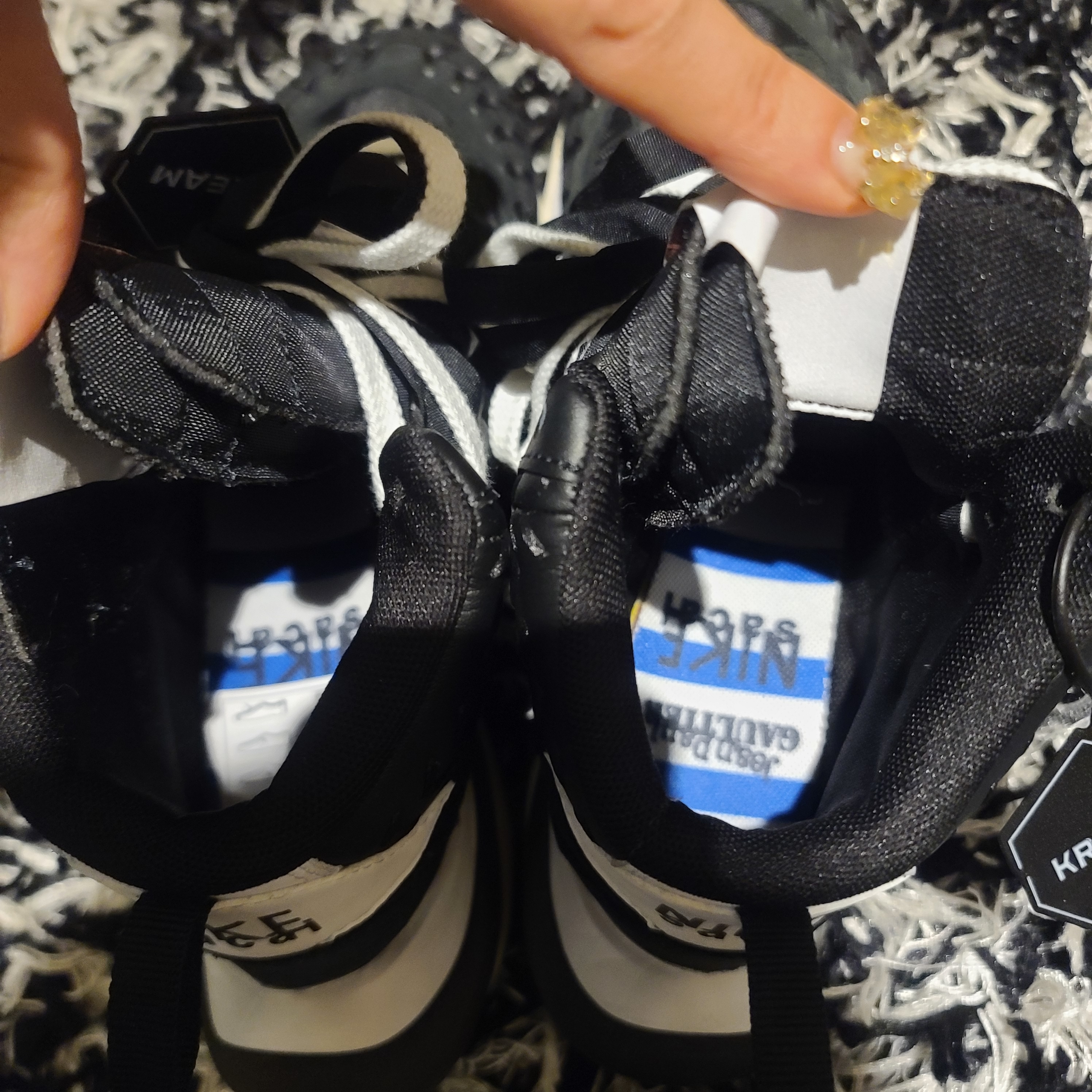 Nike x Sacai x Jean Paul Gaultier VaporWaffle Black White, Nike x Sacai x Jean Paul Gaultier VaporWaffle Sesame Blue Void 착용 스타일 - 5