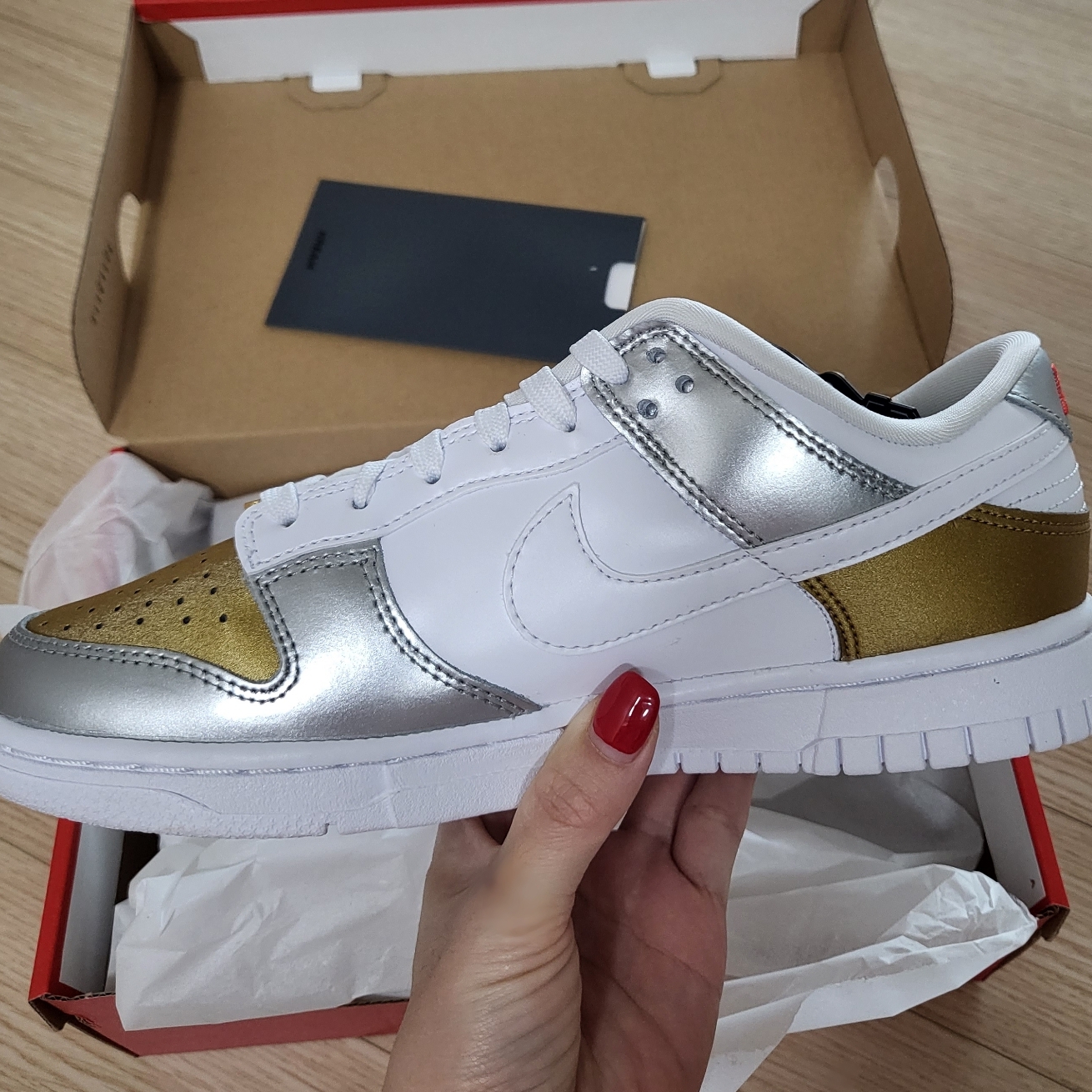 (W) Nike Dunk Low SE Heirloom 착용 스타일 - 1