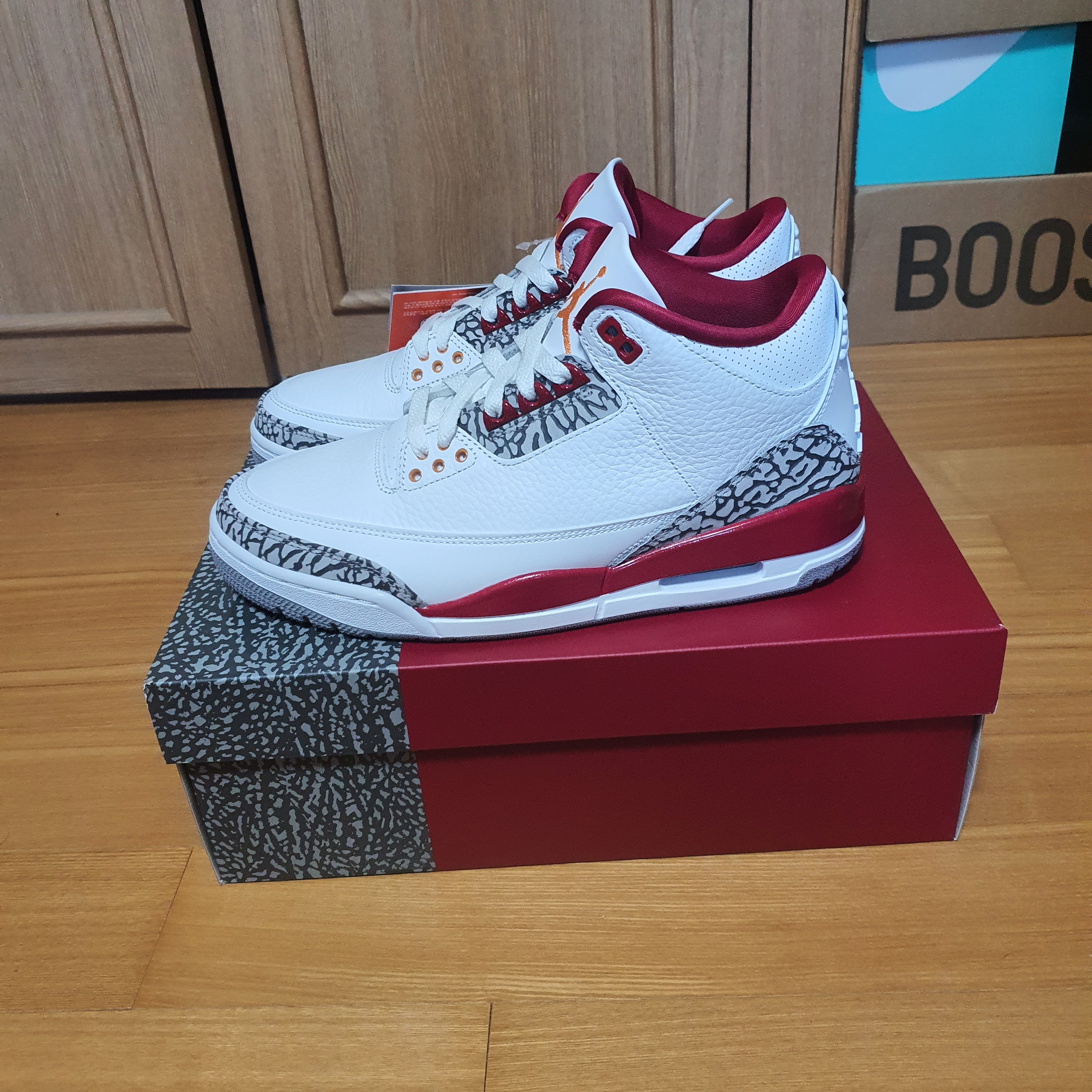 Jordan 3 Retro Cardinal Red 착용 스타일 - 1