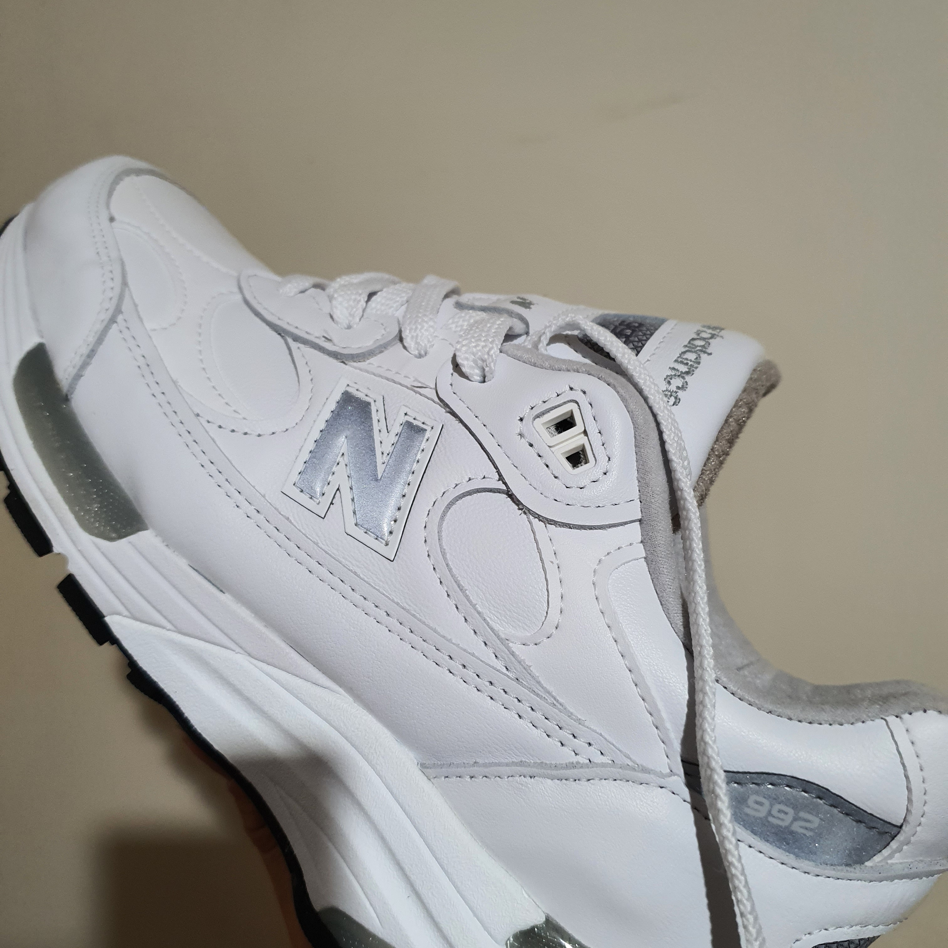 New Balance 992 Made in USA White Silver 착용 스타일