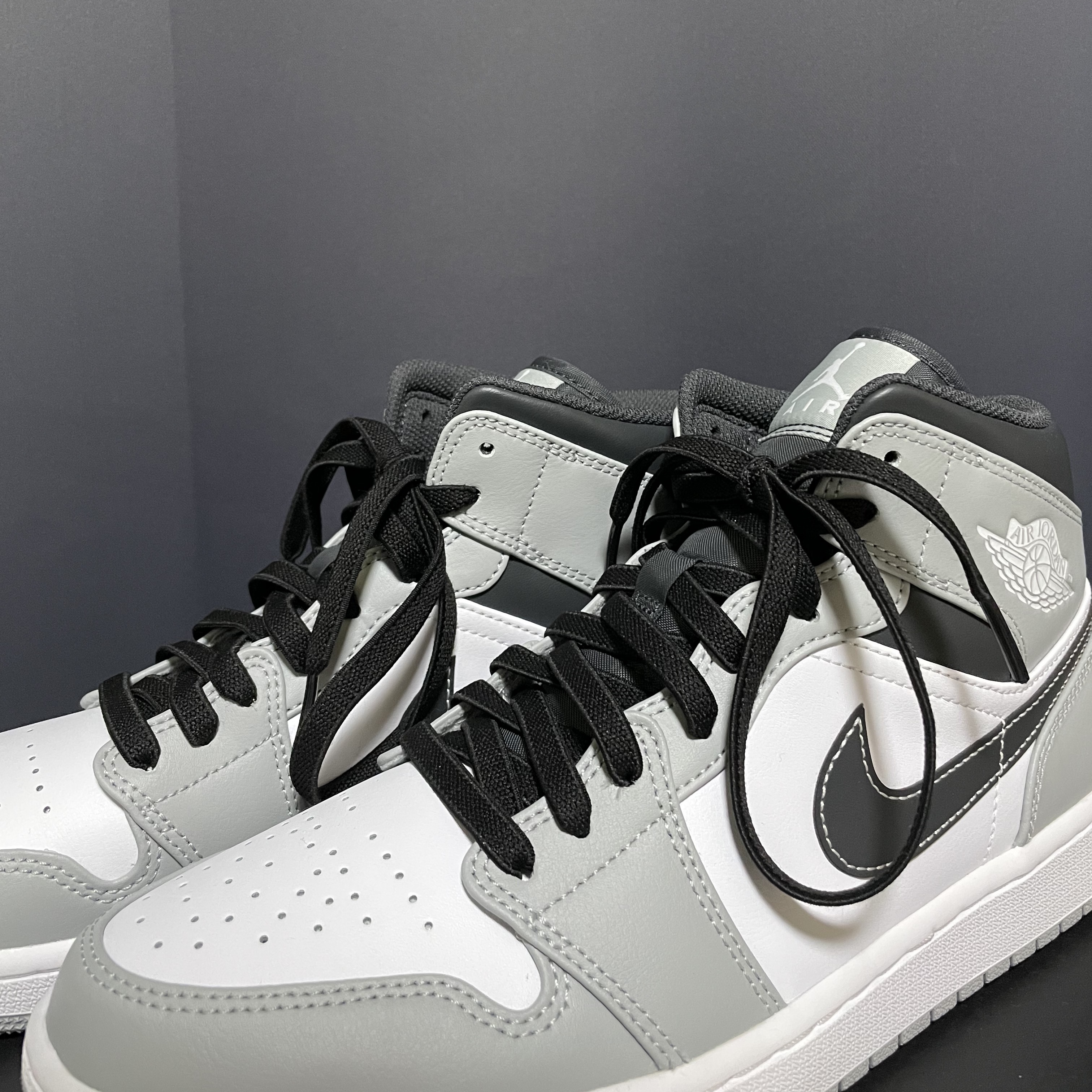 Jordan 1 Mid Light Smoke Grey Anthracite 착용 스타일