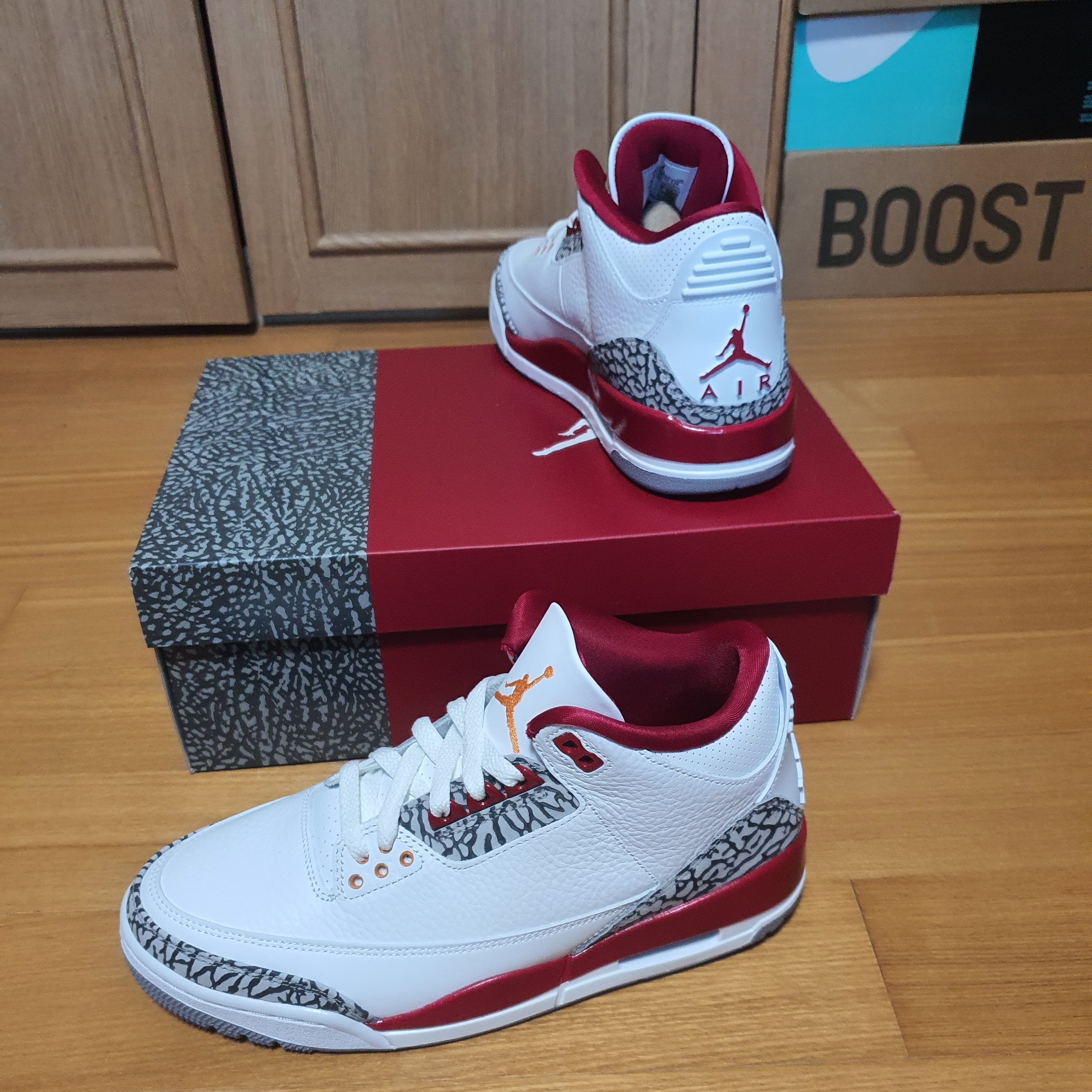 Jordan 3 Retro Cardinal Red 착용 스타일 - 5