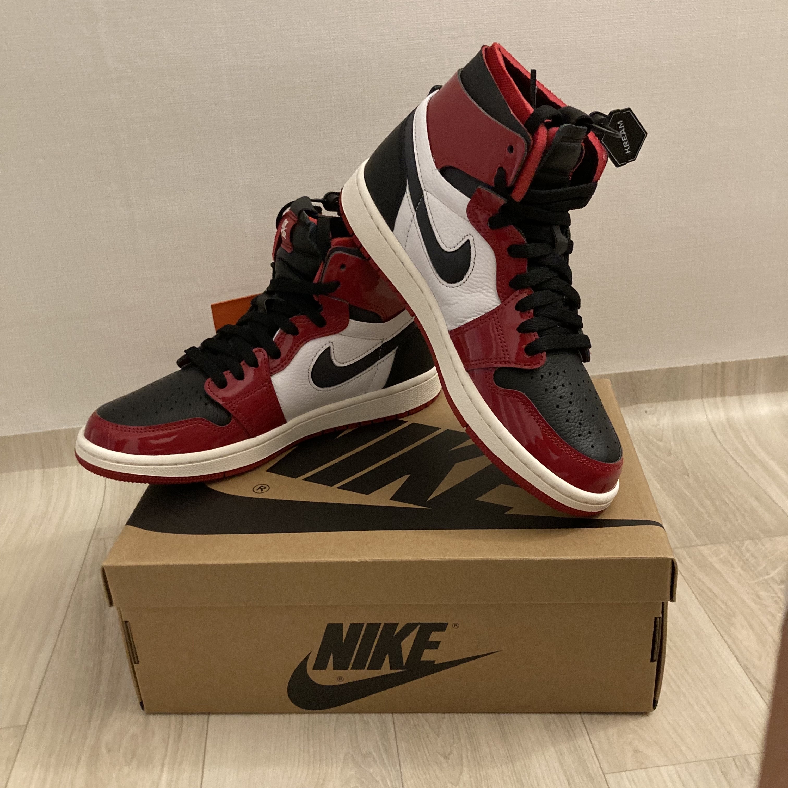 (W) Jordan 1 Zoom Air CMFT Gym Red Black 착용 스타일