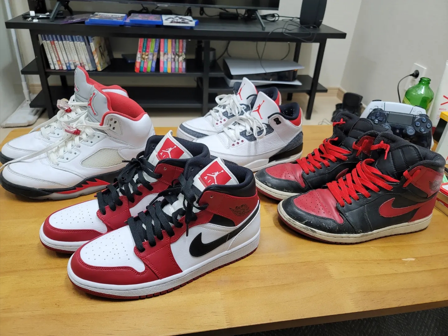 Jordan 1 Mid Chicago 2020, Jordan 3 Retro SE Denim Fire Red 착용 스타일