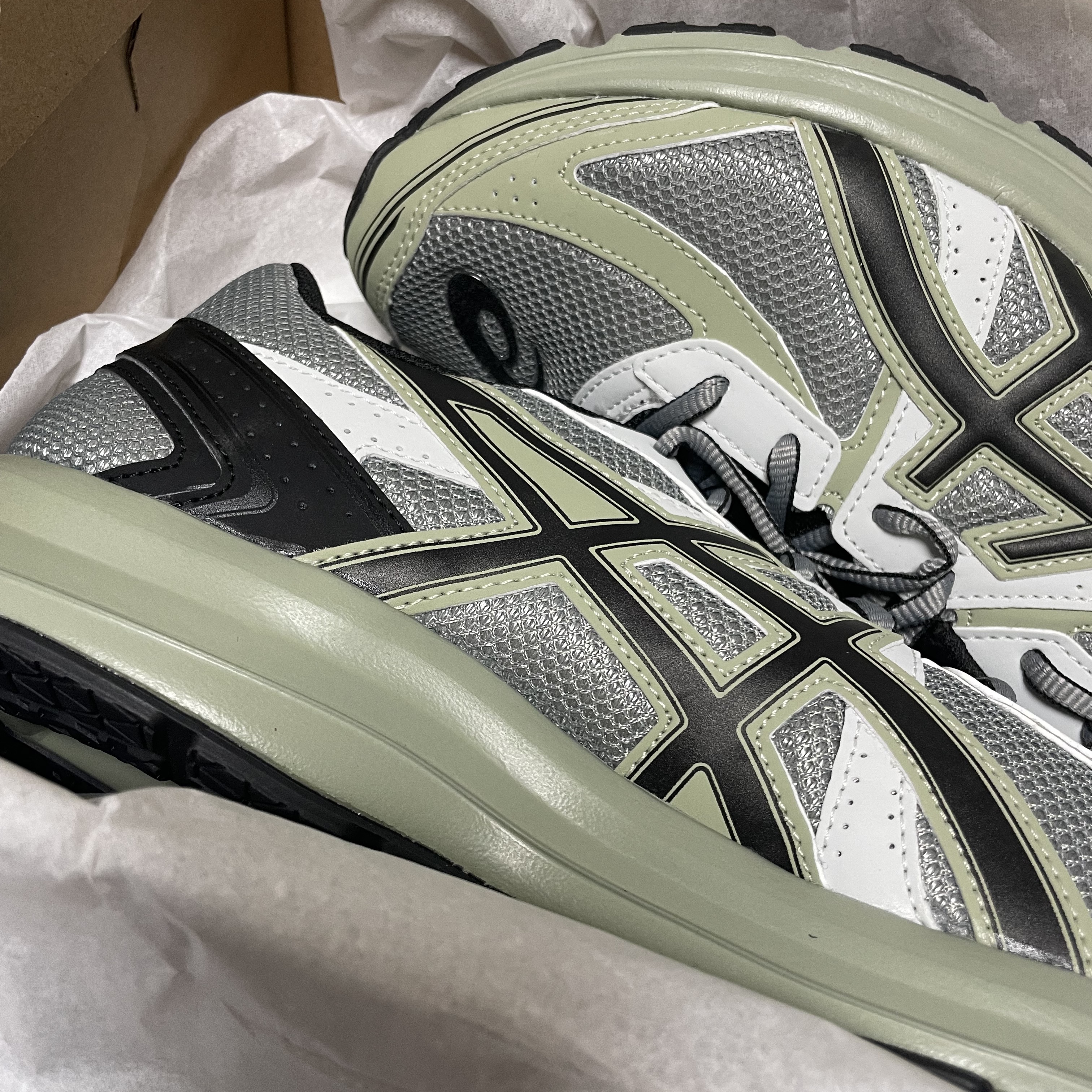 Asics Jog 100 S Sheet Rock - 2E Wide 착용 스타일 - 2