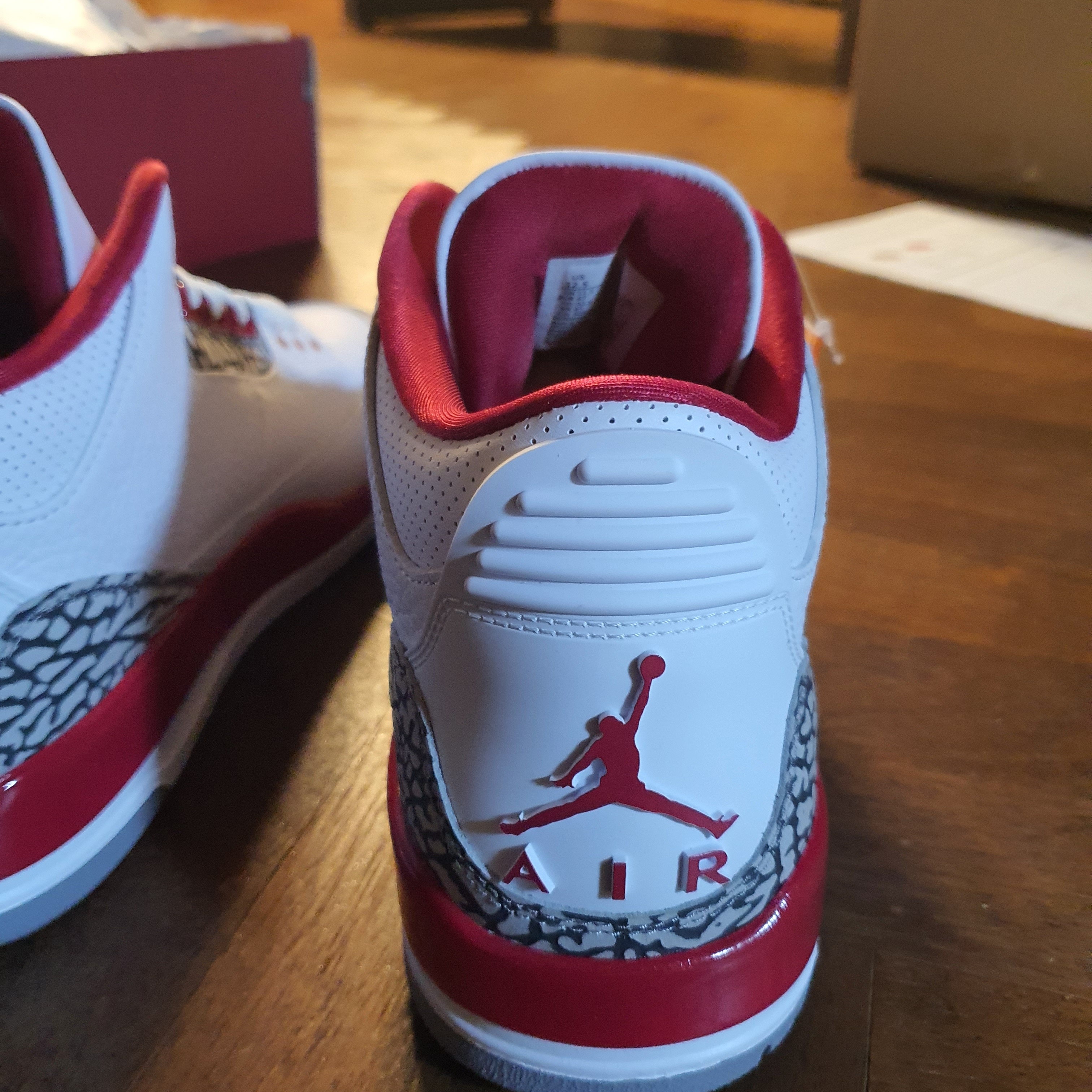 Jordan 3 Retro Cardinal Red 착용 스타일 - 5