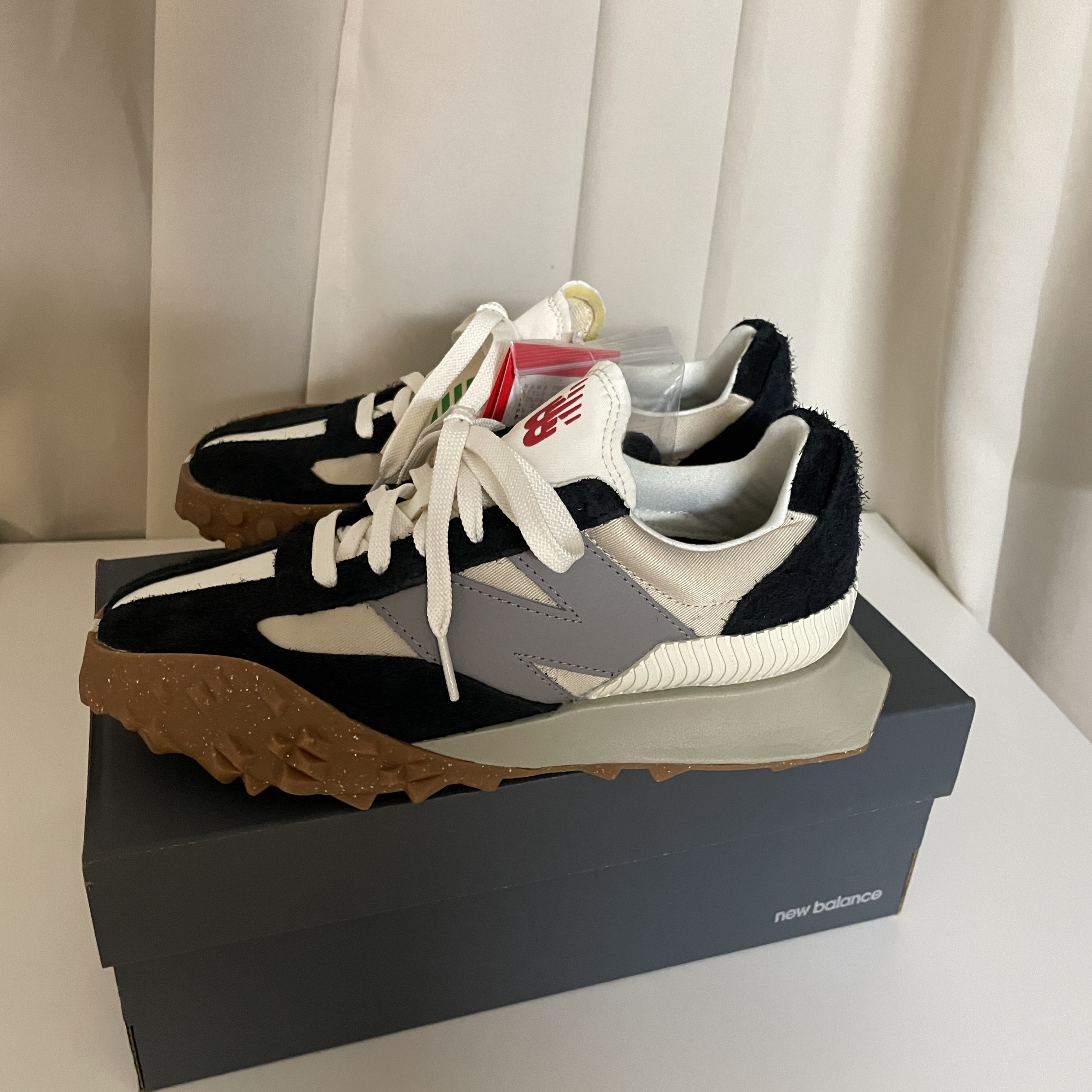 New Balance XC-72 Black Beige 착용 스타일 - 4
