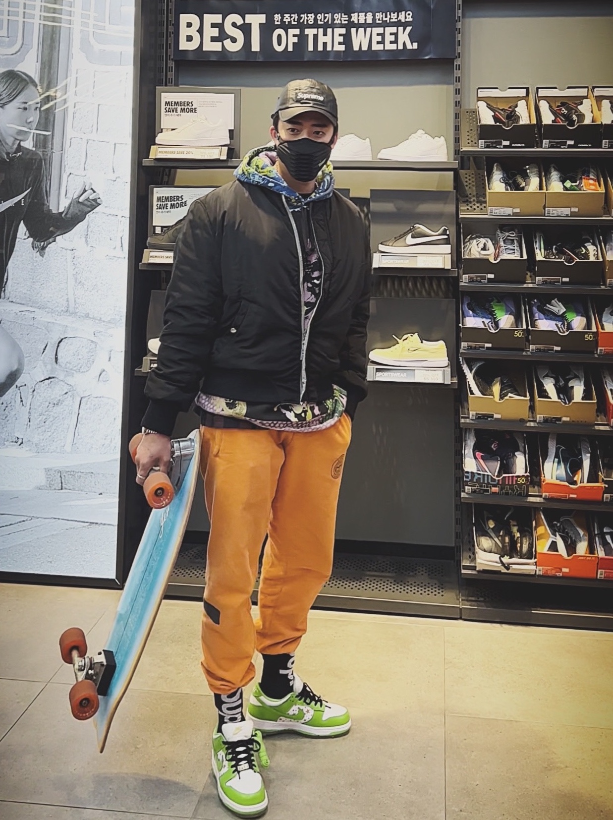 Supreme Leather Camp Cap Black - 21SS, Nike Venturer Performance Face Mask Black 착용 스타일 - 5