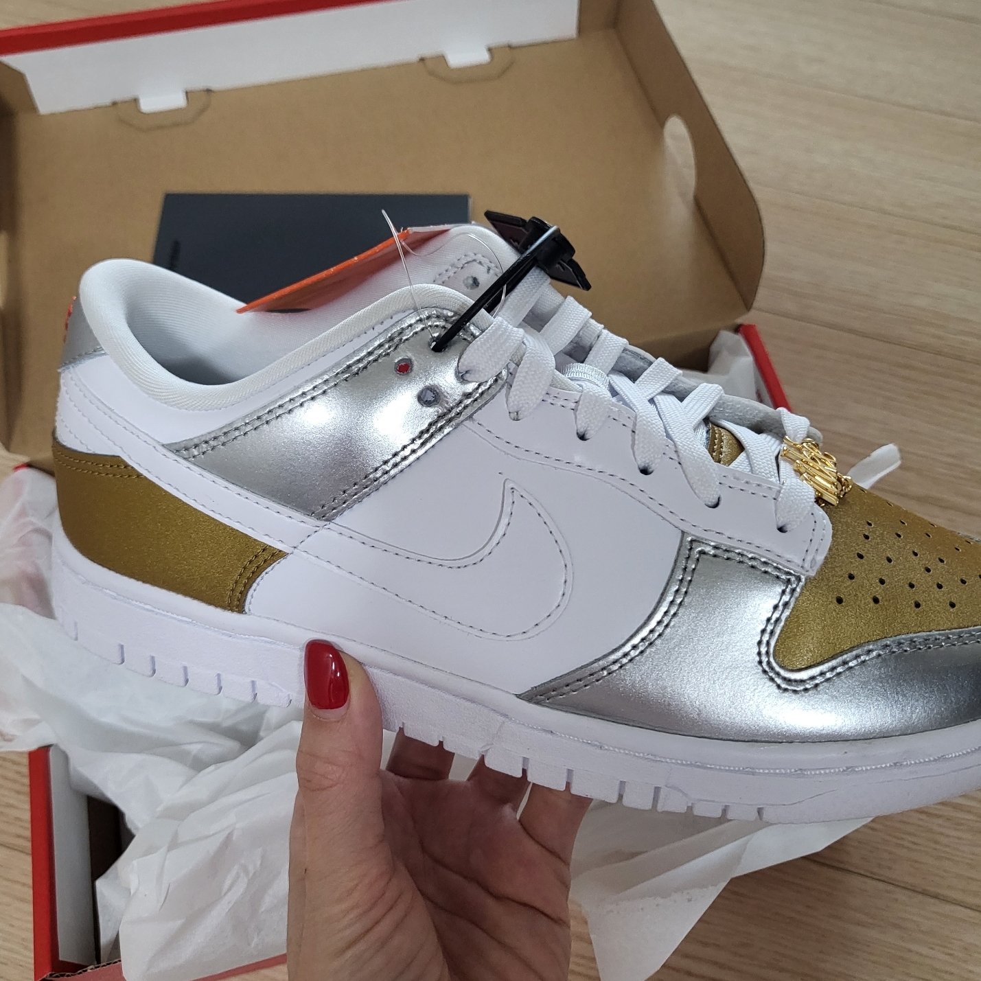 (W) Nike Dunk Low SE Heirloom 착용 스타일 - 2